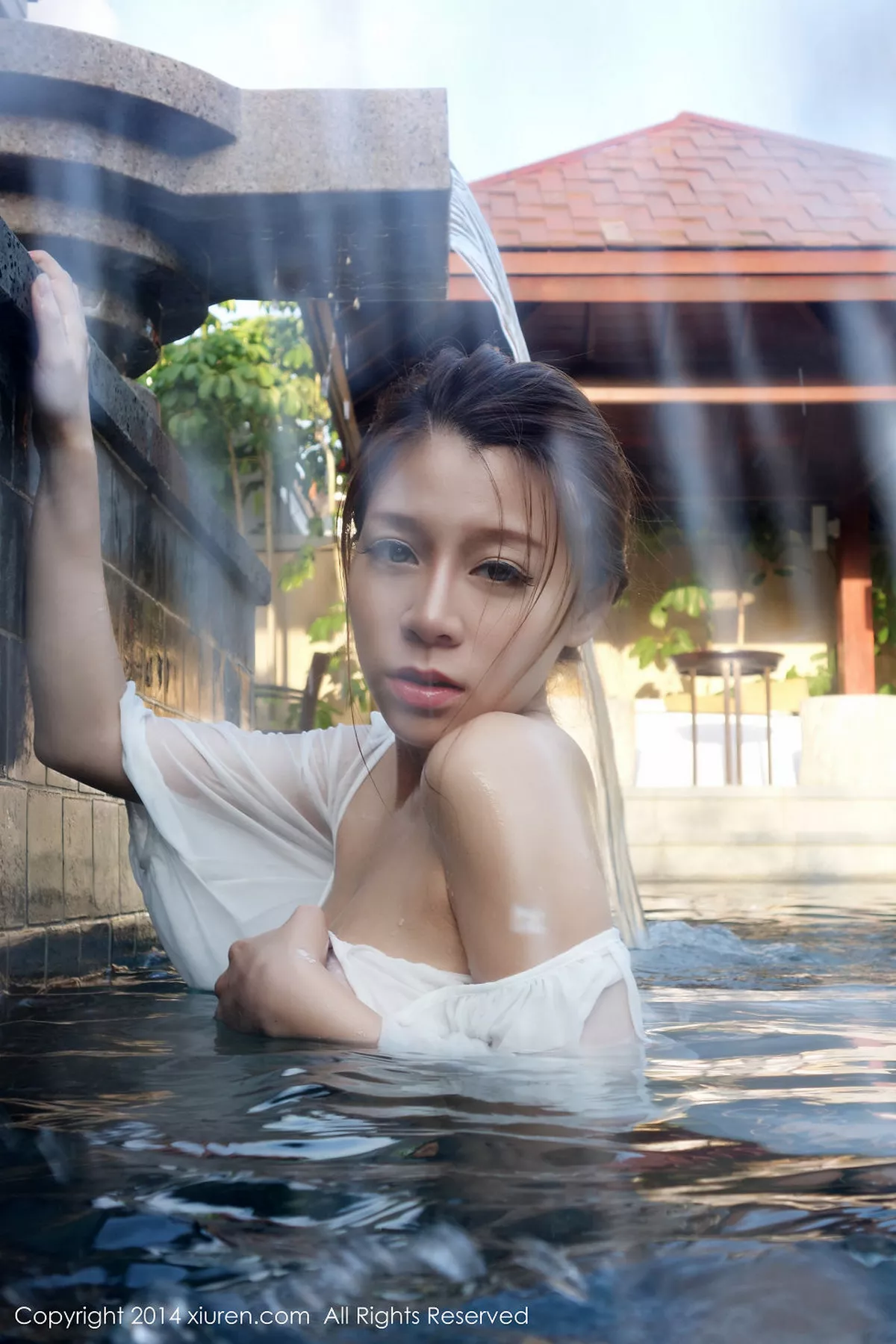 秀人集.com_[XiuRen秀人网]No.144_嫩模vetiver嘉宝贝儿泳池里性感比基尼湿身诱惑写真50P