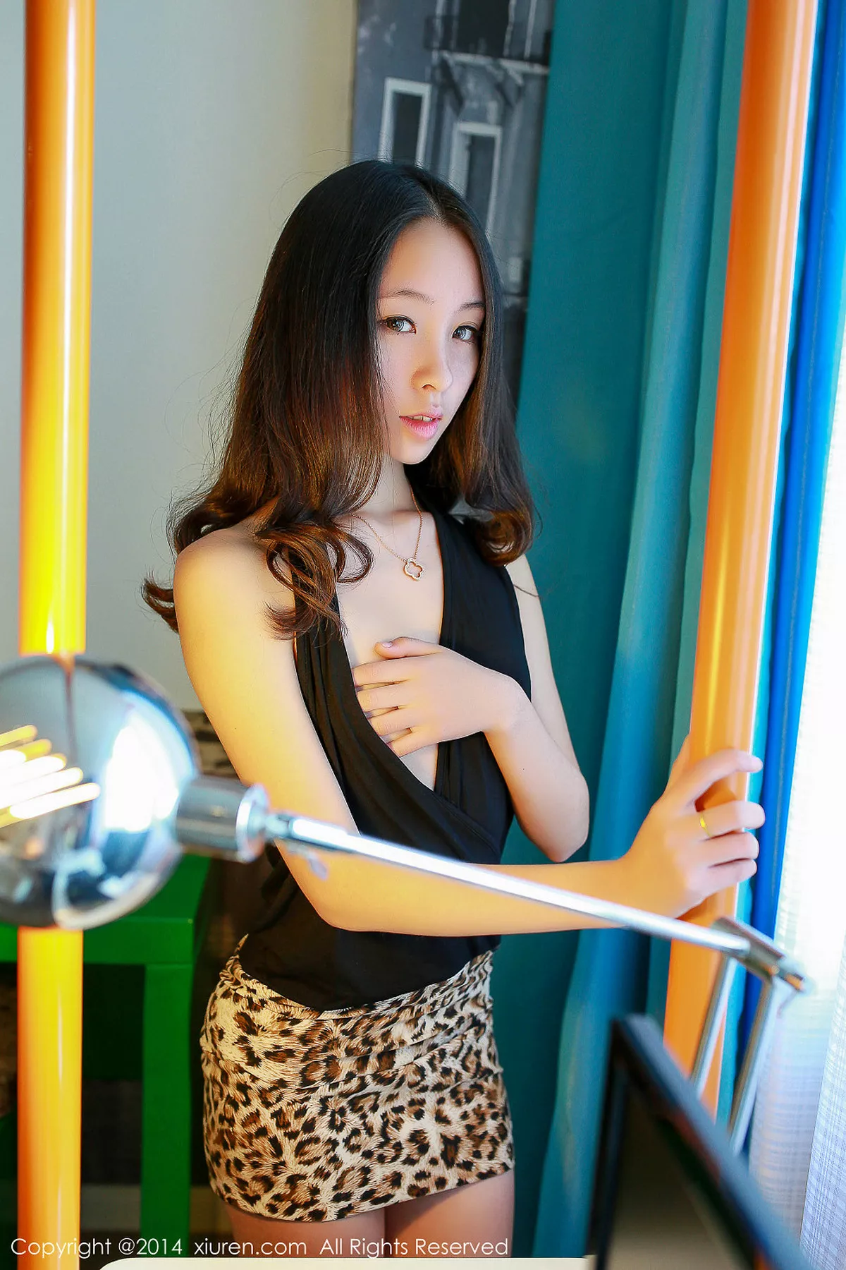 秀人集.com_[XiuRen秀人网]No.241_嫩模梓萱Crystal豹纹内裤下红色丁字裤完美诱惑写真52P