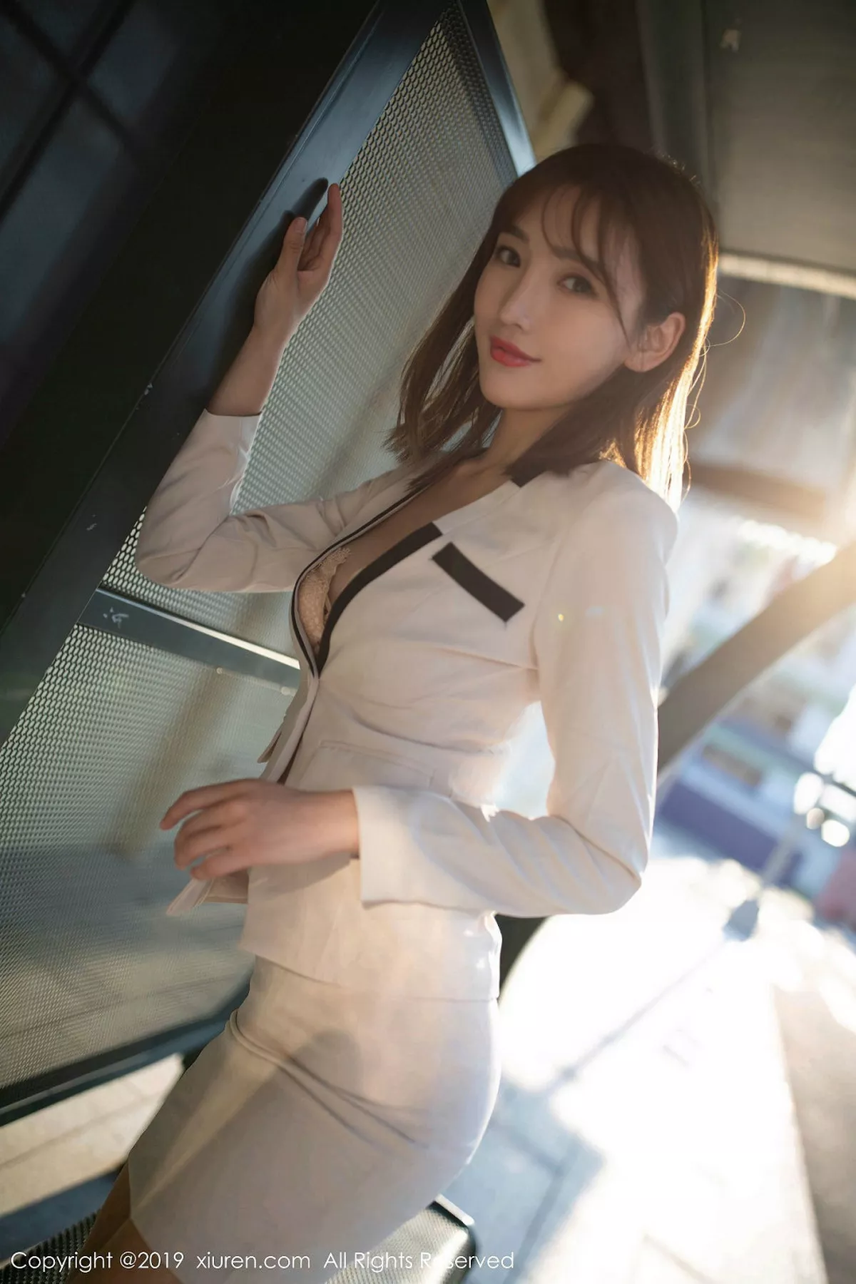 秀人集.com_[XiuRen秀人网]No.1780_嫩模陆萱萱大巴场景外拍肉色内衣配肉丝袜秀完美身材诱惑写真76P