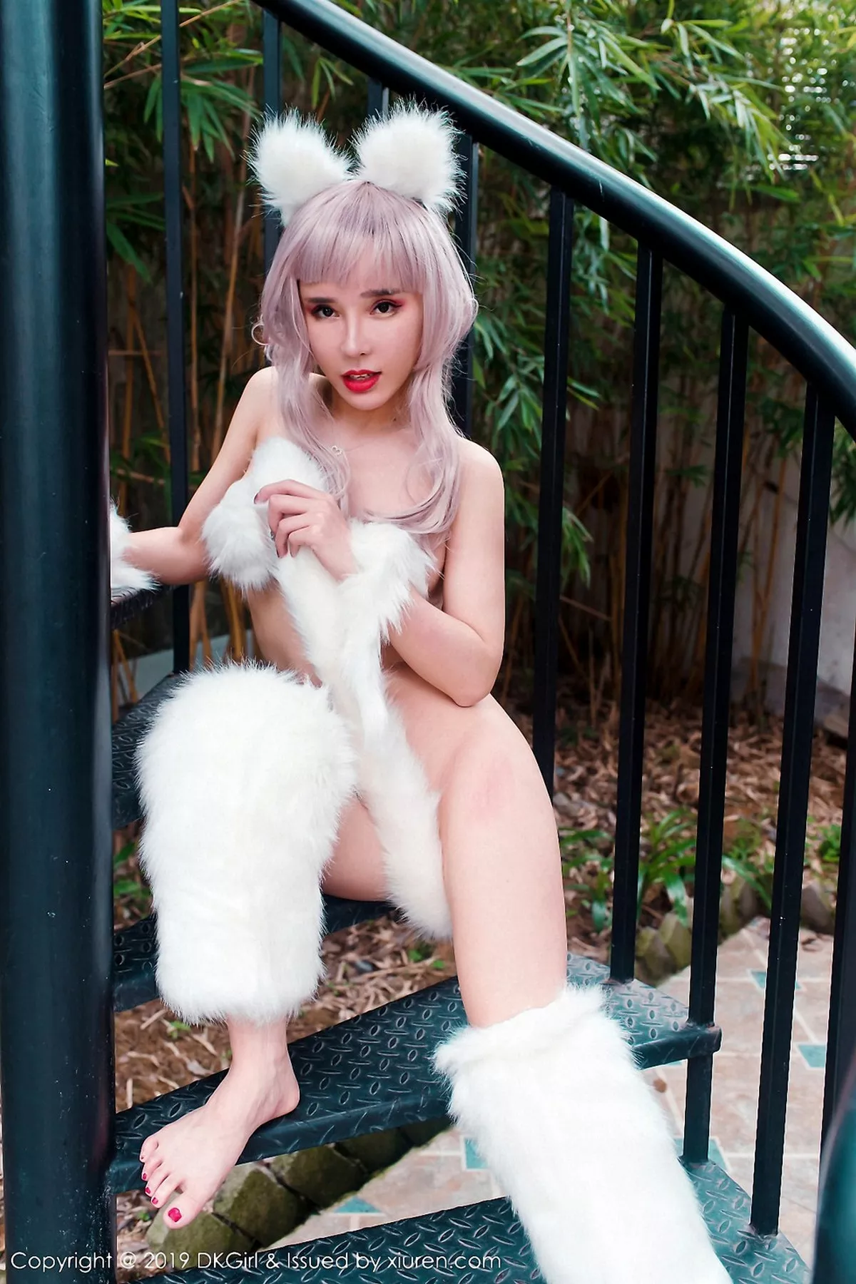 秀人集.com_[DKGirl御女郎]Vol.099_嫩模艾小青户外妖艳白狐大尺度露火辣美体撩人诱惑写真49P