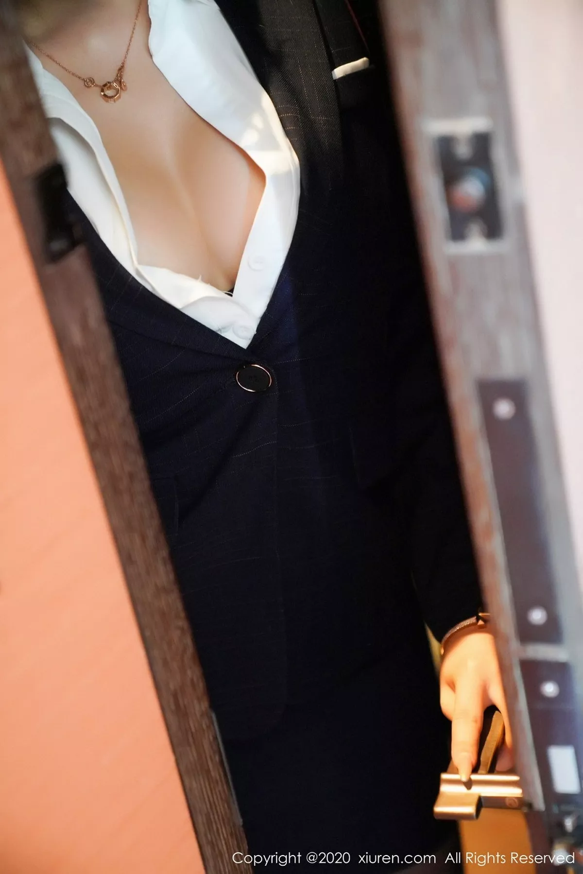 秀人集.com_[XiuRen秀人网]No.2396_嫩模柴婉艺Averie剧情故事主题职业制服配开档黑丝裤袜诱惑写真88P