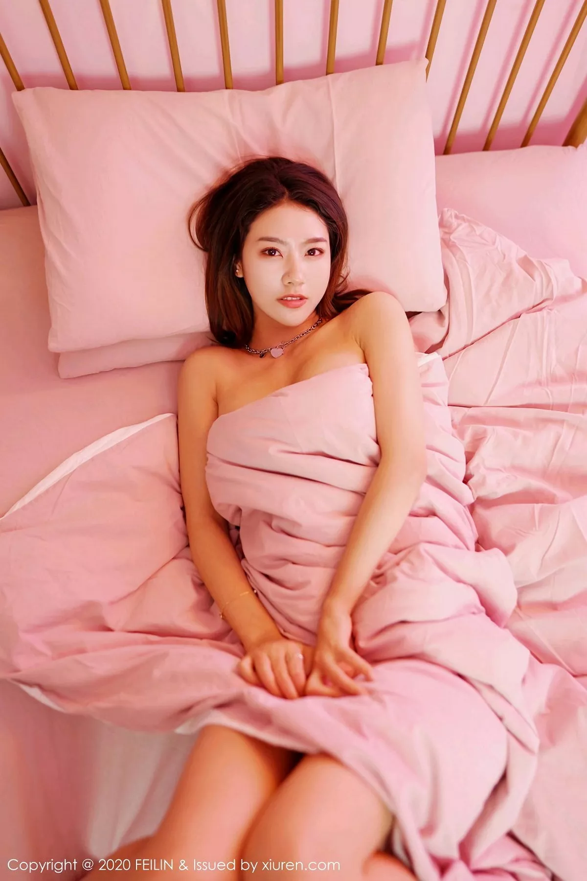 秀人集.com_[FeiLin嗲囡囡]VOL.354_嫩模方子萱私房床上性感内衣配肉丝裤袜秀完美身材诱惑写真58P