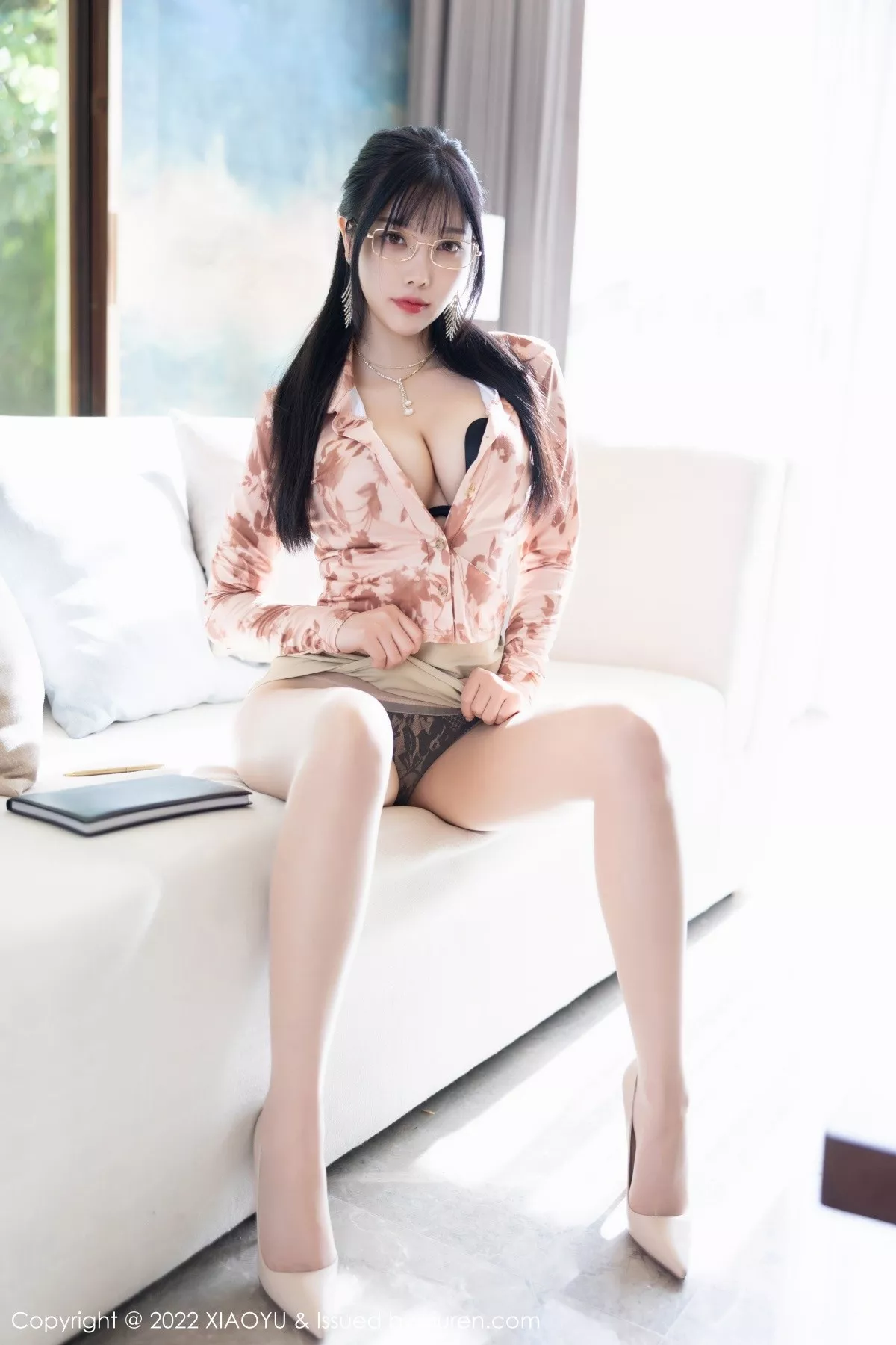 秀人集.com_[XiaoYu画语界]Vol.821_女神杨晨晨Yome心愿旅拍半脱露蕾丝内衣配超薄肉丝诱惑写真91P