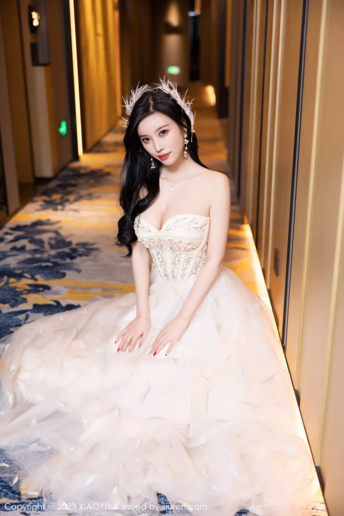 秀人集.com_[XiaoYu画语界]Vol.941_女神杨晨晨Yome生日主题脱连衣长裙露火辣身材极致诱惑写真120P