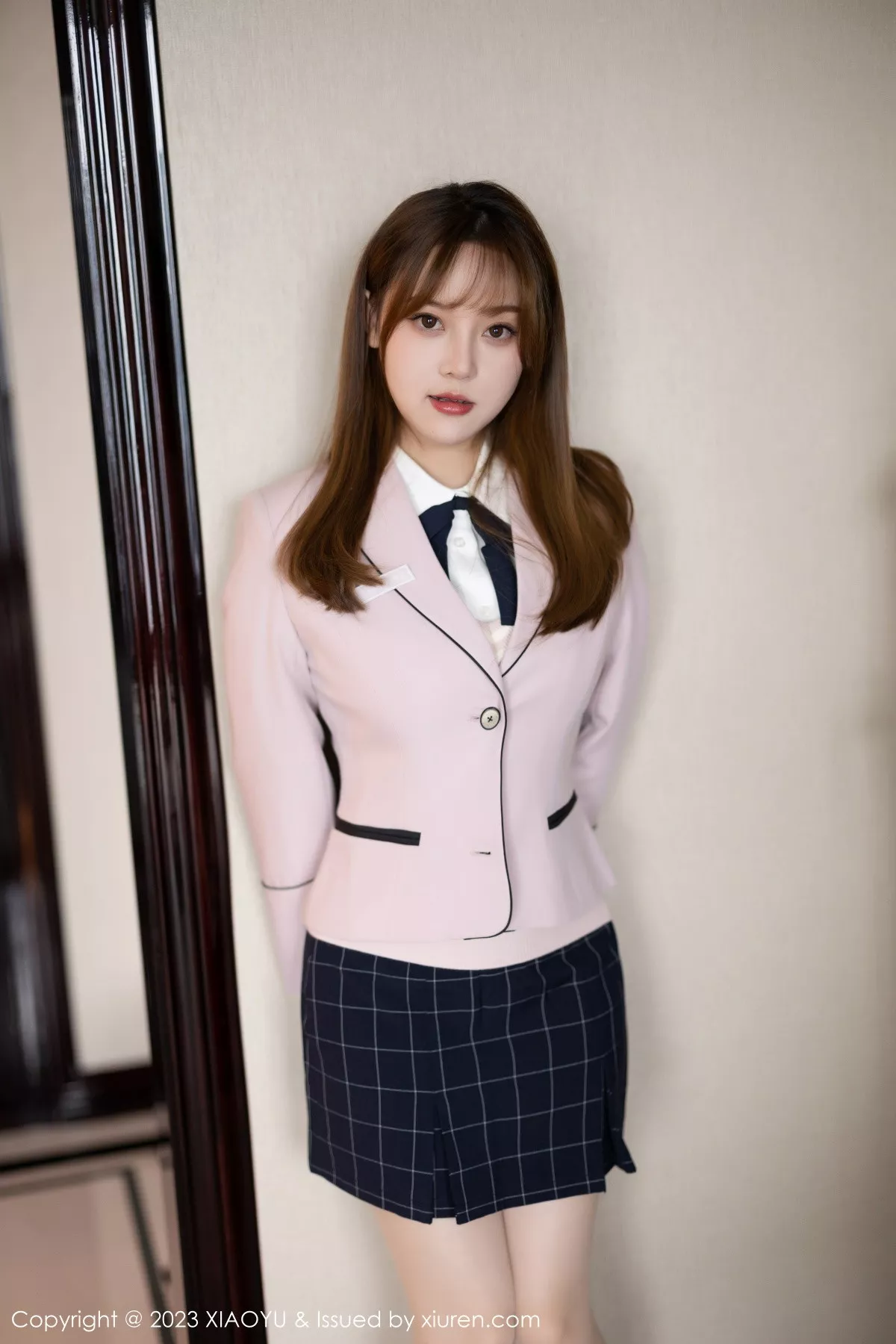 秀人集.com_[XiaoYu画语界]Vol.943_模特豆瓣酱半脱露性感白T配超薄无内肉丝秀丰满身材诱惑写真84P