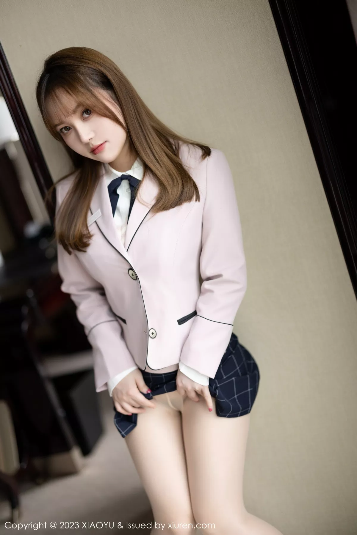 秀人集.com_[XiaoYu画语界]Vol.943_模特豆瓣酱半脱露性感白T配超薄无内肉丝秀丰满身材诱惑写真84P