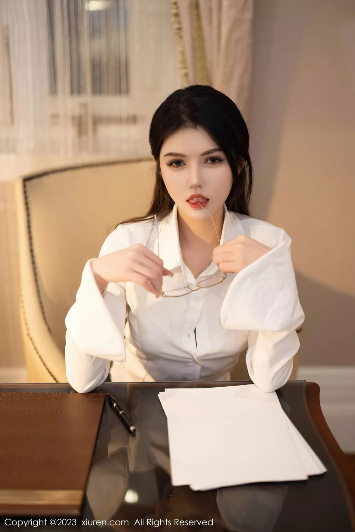 秀人集.com_[XiuRen秀人网]No.6125_模特媛媛酱性感白T配黑短裙露白色蕾丝内衣超薄黑丝诱惑写真84P