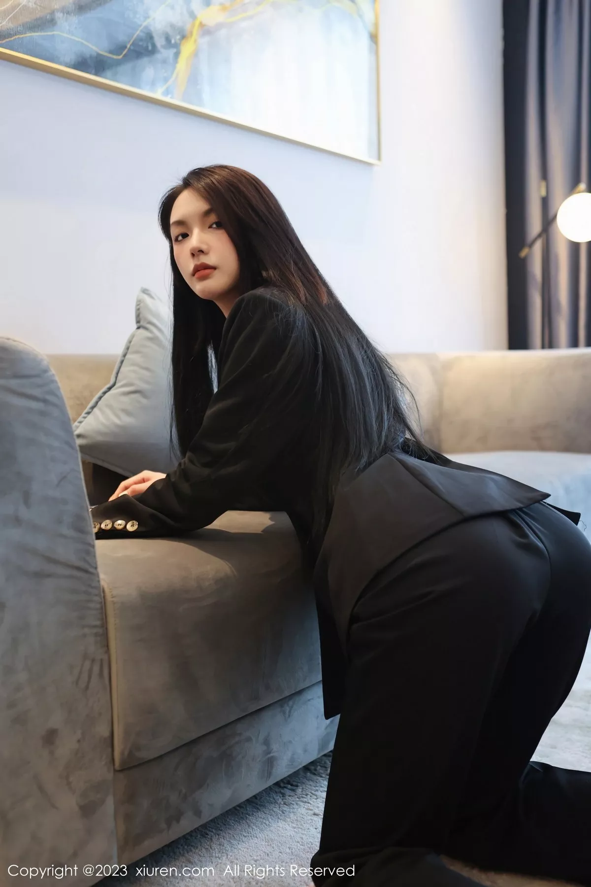 秀人集.com_[XiuRen秀人网]No.6576_模特乔一一脱深色服饰露性感灰色蕾丝内衣配超薄黑丝诱惑写真83P