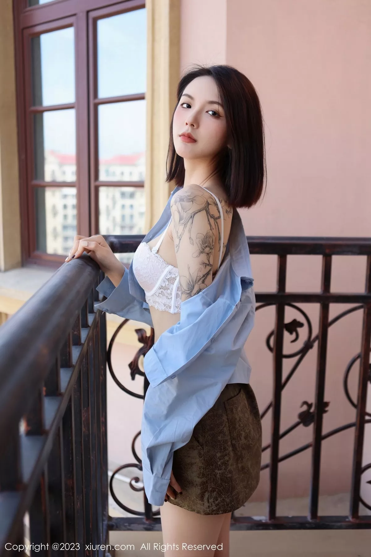 秀人集.com_[XiuRen秀人网]No.6661_模特乔一一性感浅蓝色上衣配皮质短裙露白色蕾丝内衣诱惑写真81P