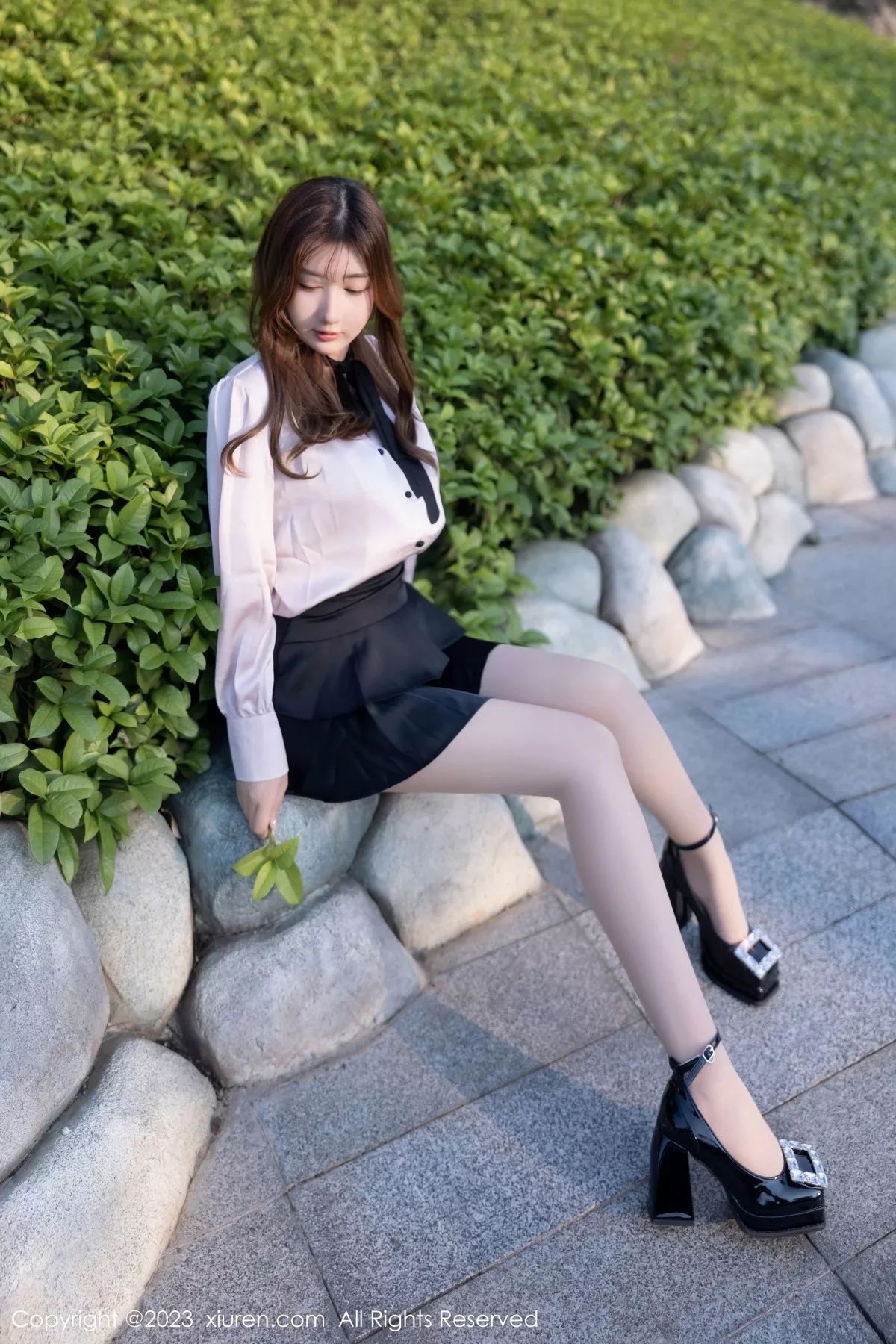 秀人集.com_[XiuRen秀人网]No.6721_模特江真真淡粉色T恤配黑短裙露性感黑色轻透内衣完美诱惑写真80P