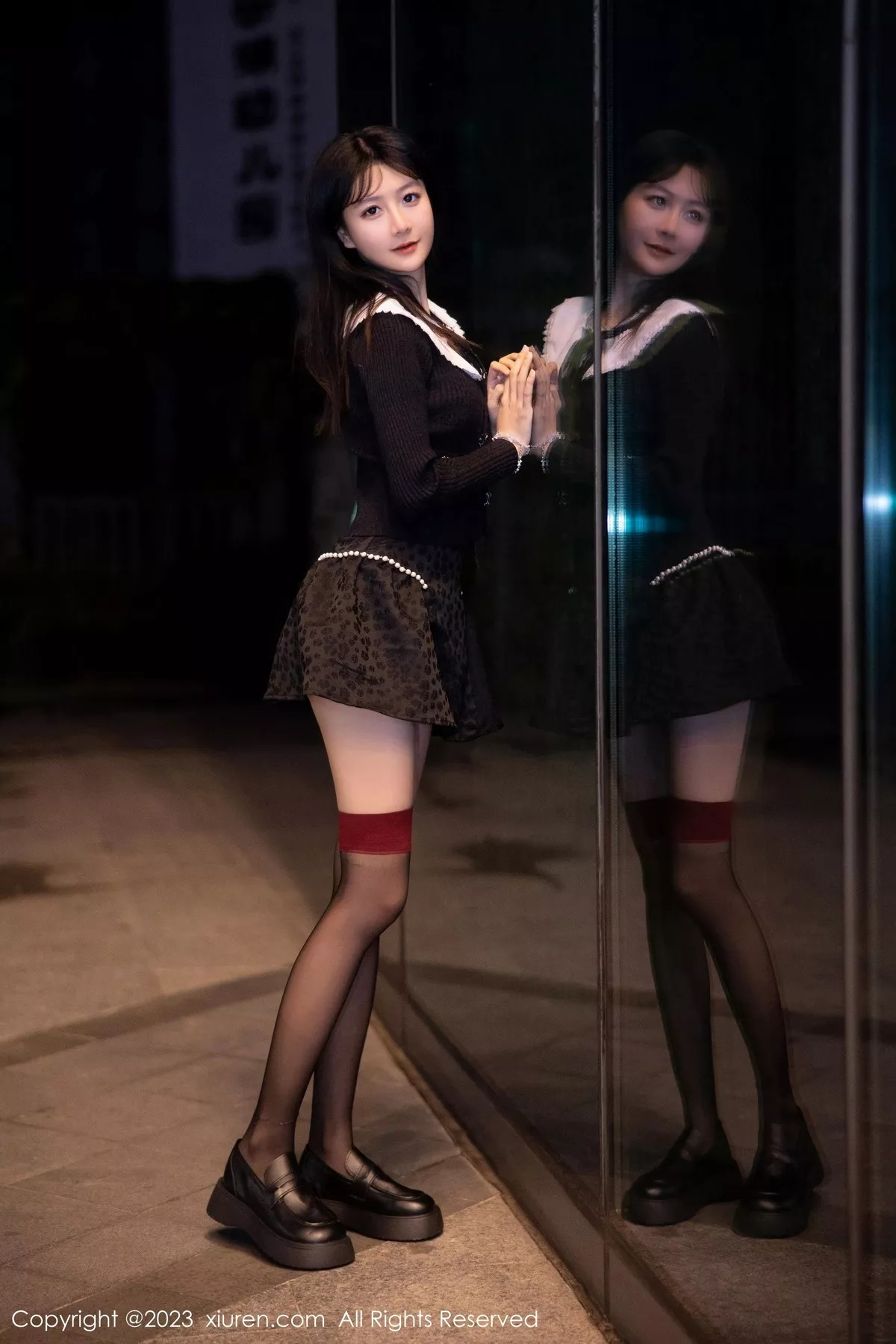 秀人集.com_[XiuRen秀人网]No.6724_模特幼幼喝酒主题性感黑色情趣服配黑丝袜秀完美身材诱惑写真80P