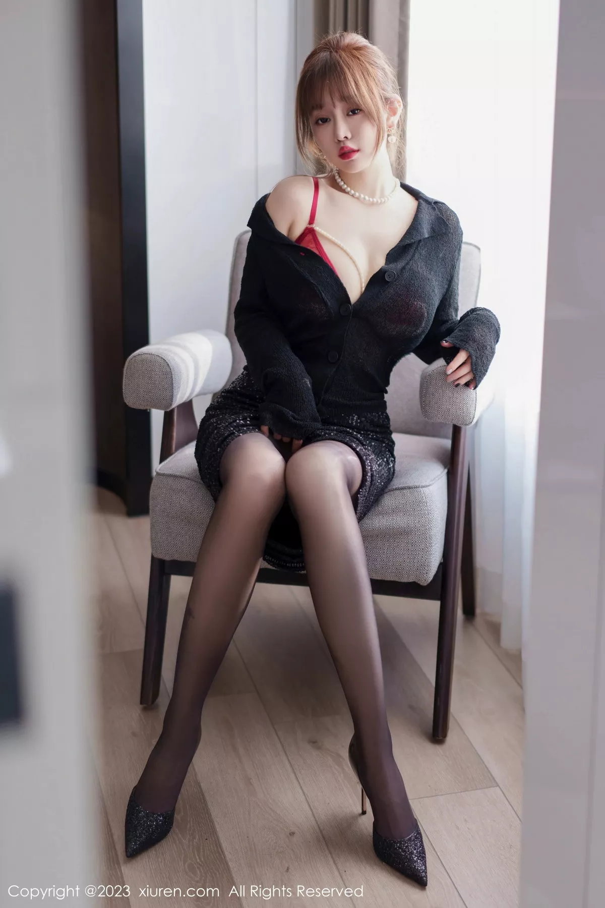 秀人集.com_[XiuRen秀人网]No.7156_女神王雨纯性感黑色衣露红色蕾丝情趣内衣配超薄黑丝诱惑写真75P