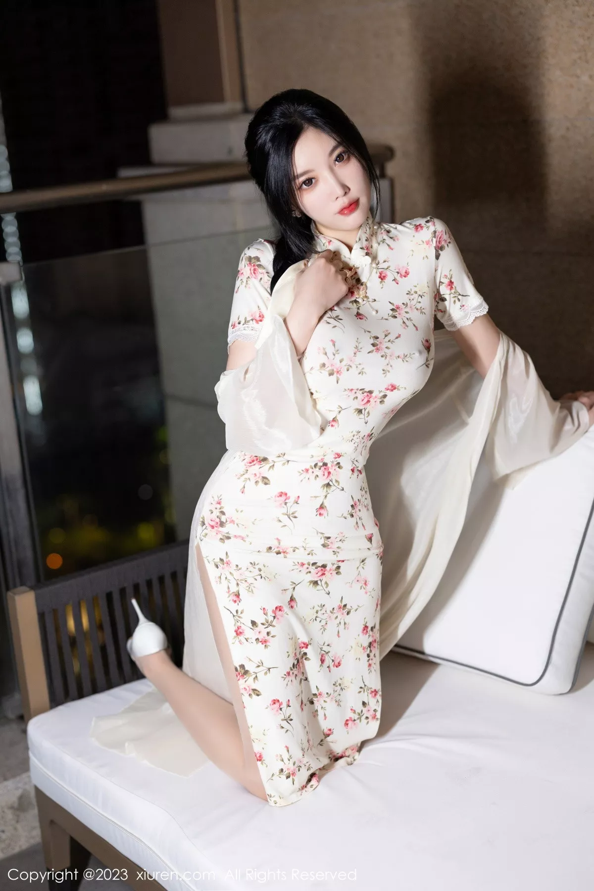 秀人集.com_[XiuRen秀人网]No.7363_女神杨晨晨Yome性感米色长旗袍配开档肉丝秀丰腴身材诱惑写真86P