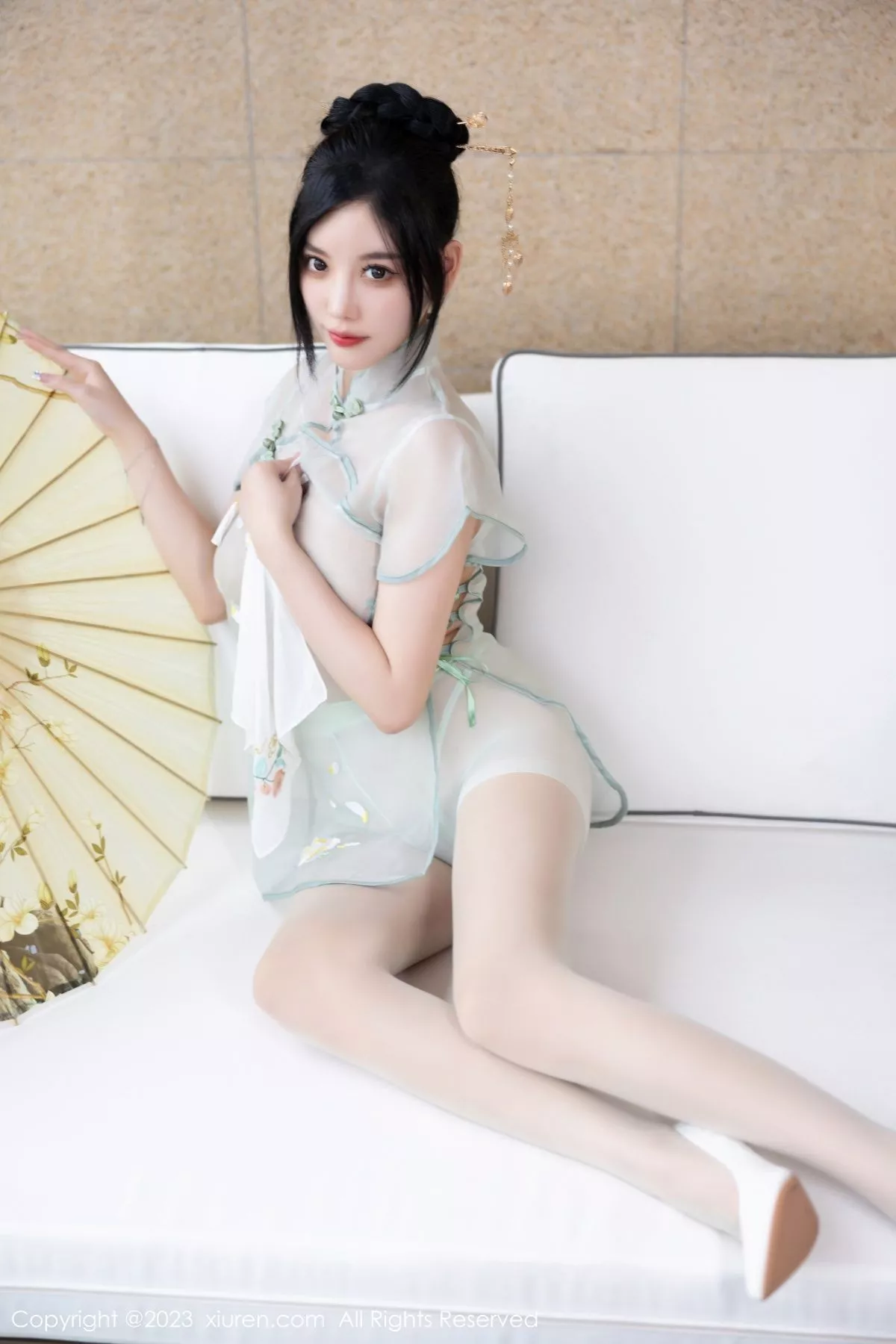 秀人集.com_[XiuRen秀人网]No.7410_女神杨晨晨Yome淡绿连衣长裙+轻透薄纱情趣旗袍惹火诱惑写真82P