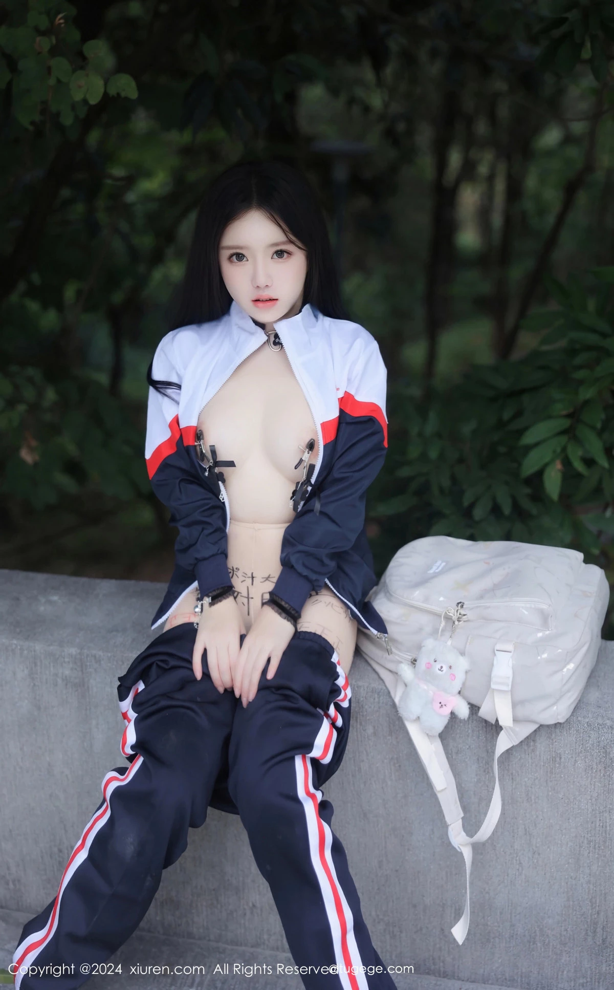 秀人集.com_[XiuRen秀人网]No.8335_模特小薯条nienie户外性感学生运动装露超薄肉丝撩人诱惑写真88P