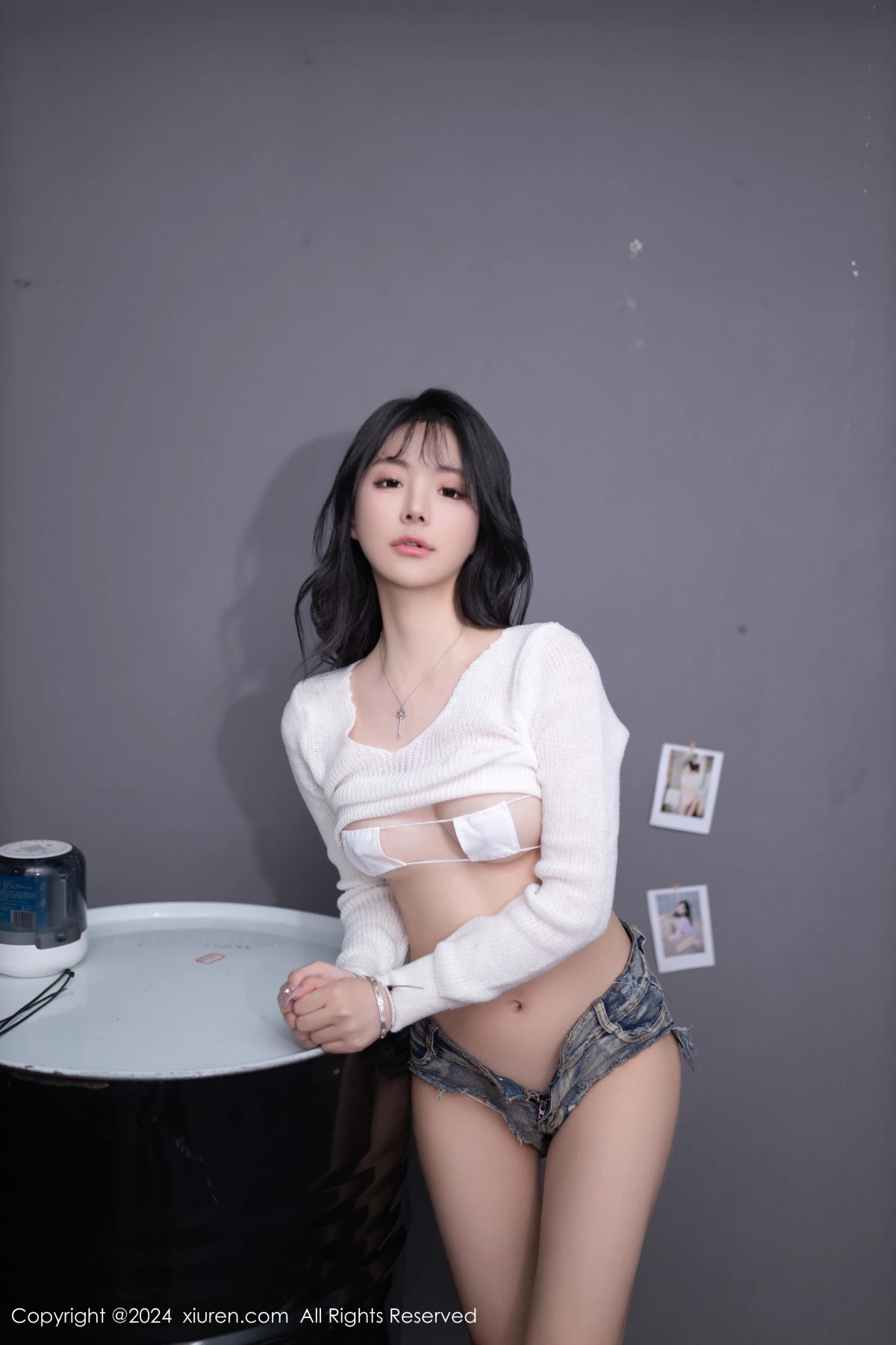 秀人集.com_[XiuRen秀人网]No.8458_模特幼幼性感白色上衣配牛仔短裤半脱秀惹火身材迷人诱惑写真80P