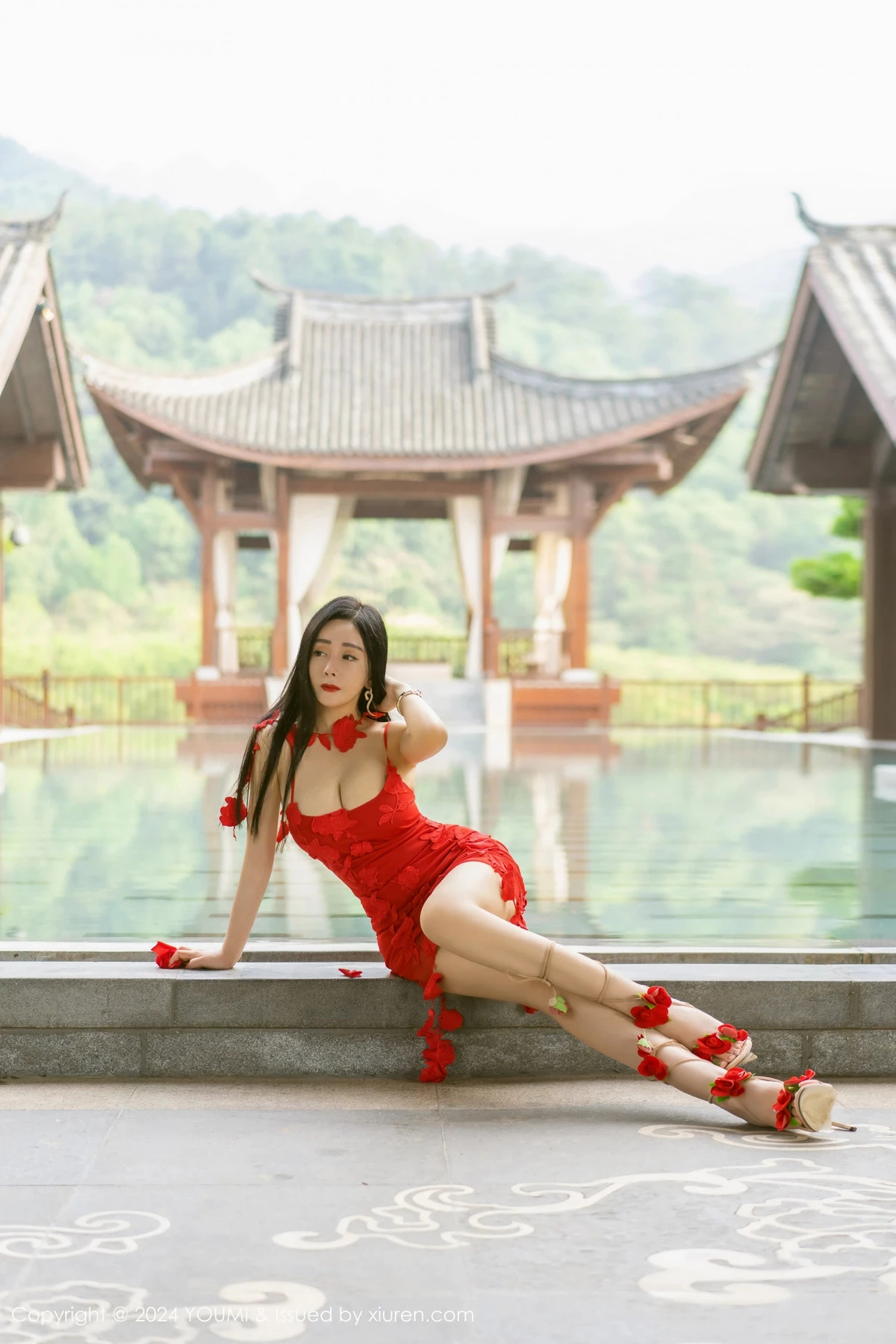 秀人集.com_[YouMi尤蜜荟]Vol.1058_模特允爾性感红色连衣短裙露粉色内衣秀丰腴身姿撩人诱惑写真51P
