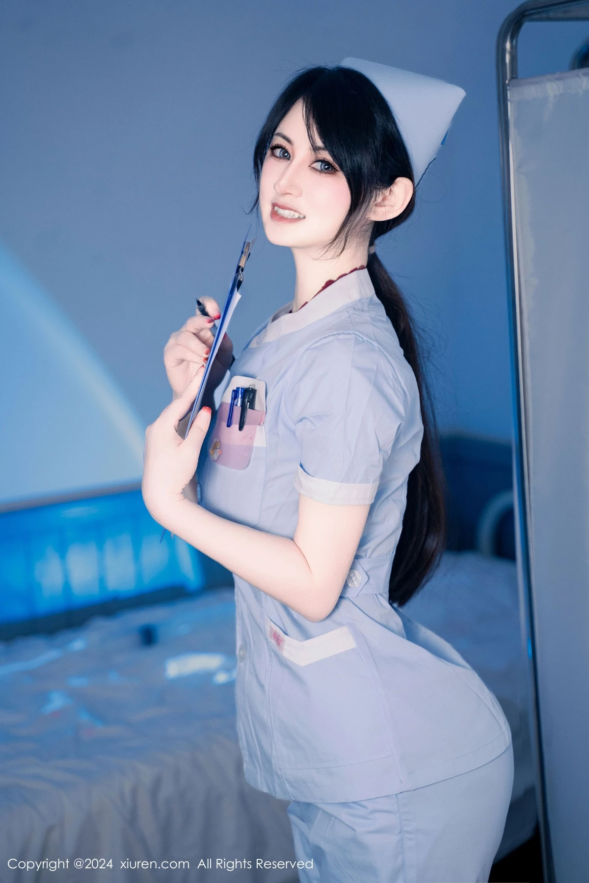 秀人集.com_[XiuRen秀人网]No.8859_模特诗诗kiki性感灰色护士服露红色蕾丝内衣秀丰满身材诱惑写真114P