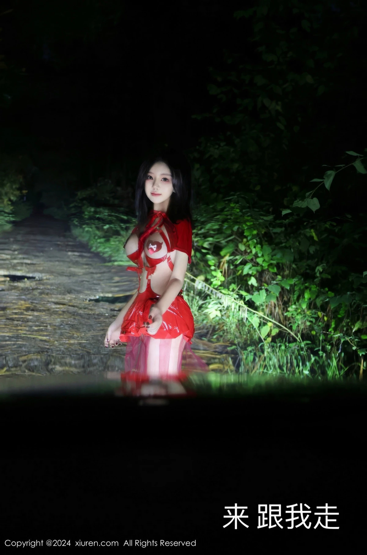 秀人集.com_[XiuRen秀人网]No.9376_模特小薯条nienie白色连衣裙+红色情趣服饰秀曼妙身姿诱惑写真81P