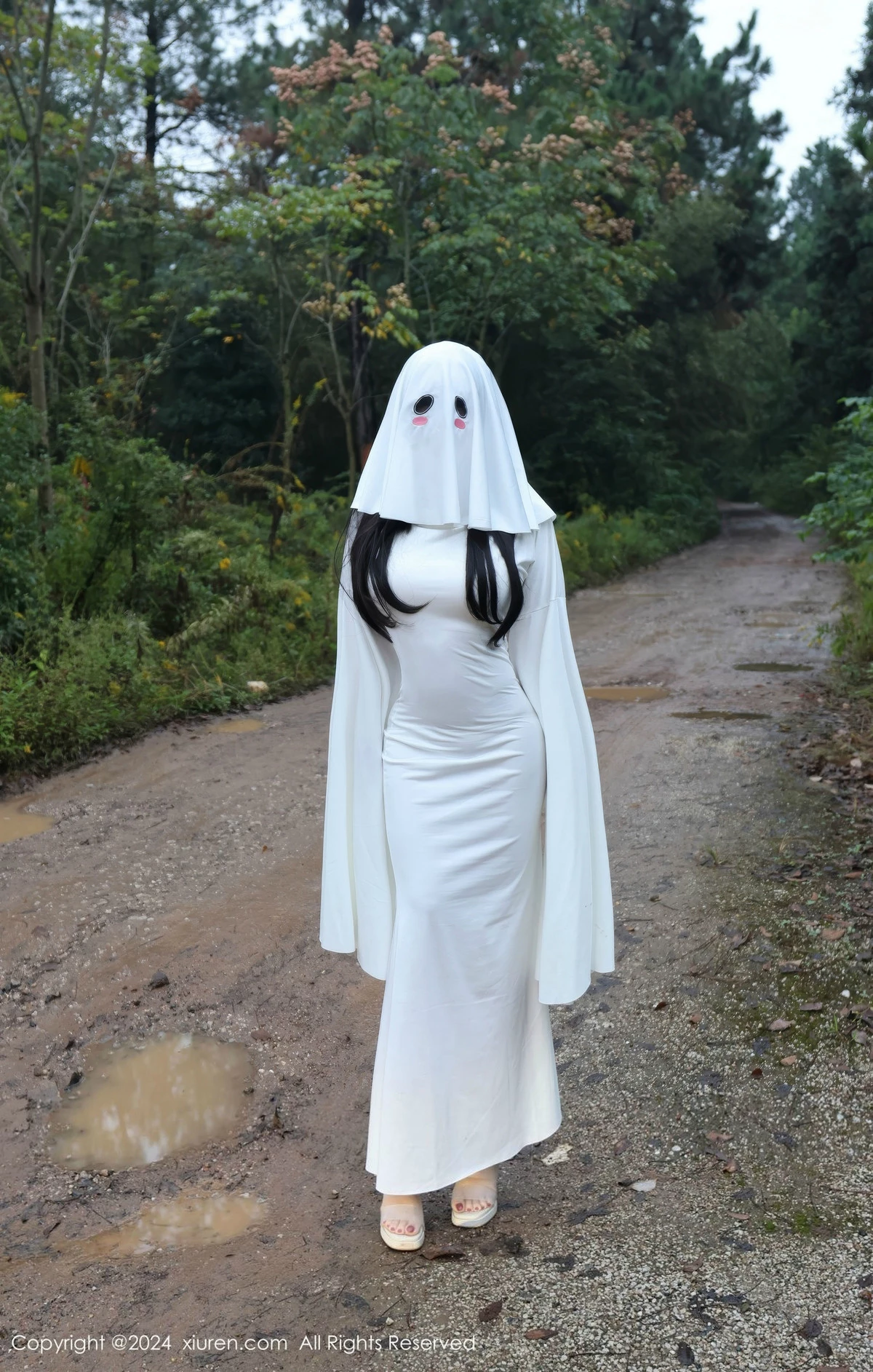 秀人集.com_[XiuRen秀人网]No.9376_模特小薯条nienie白色连衣裙+红色情趣服饰秀曼妙身姿诱惑写真81P