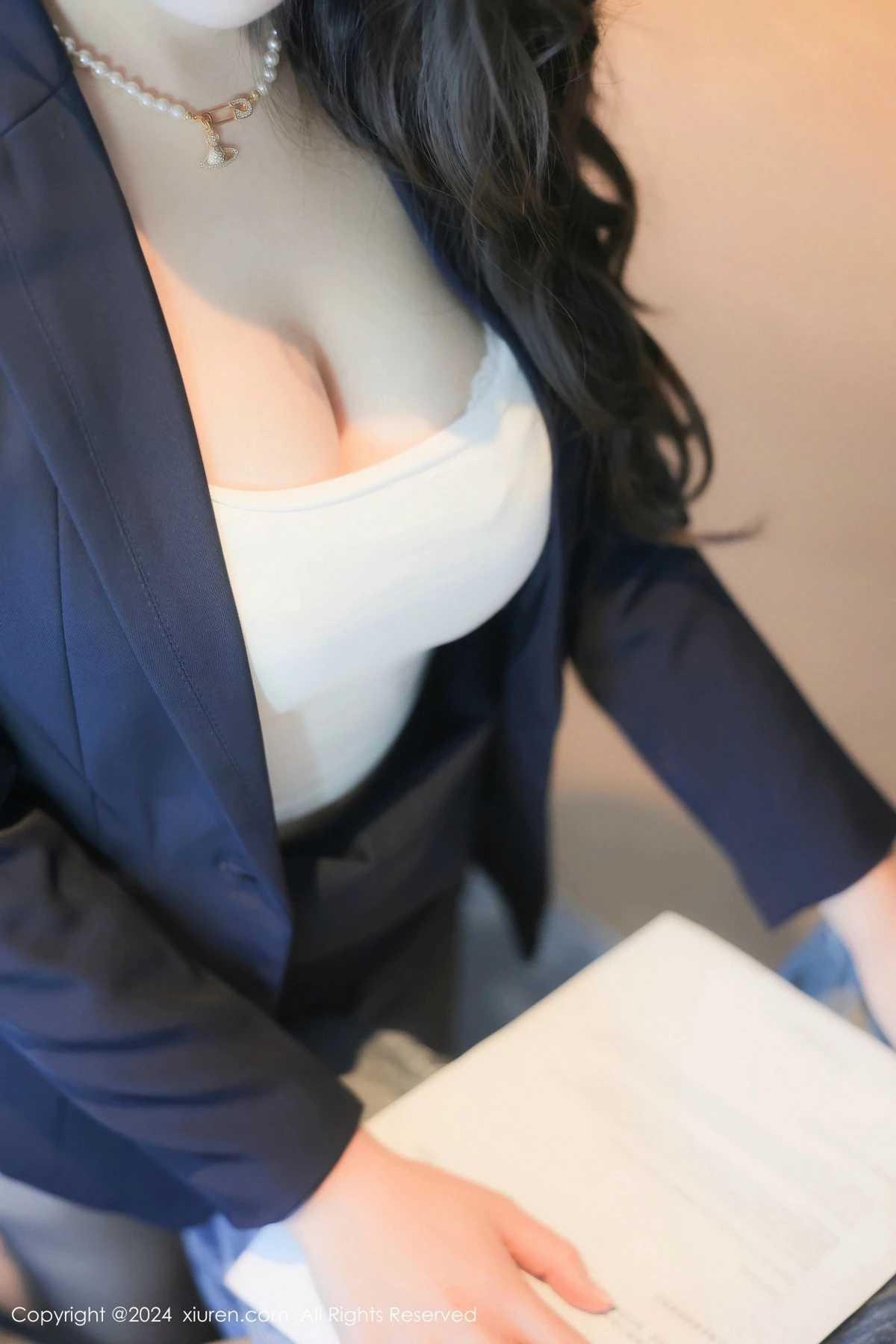 秀人集.com_[XiuRen秀人网]No.9486_模特桃妖夭性感OL服饰露白色内衣配超薄黑丝秀曼妙身姿诱惑写真72P