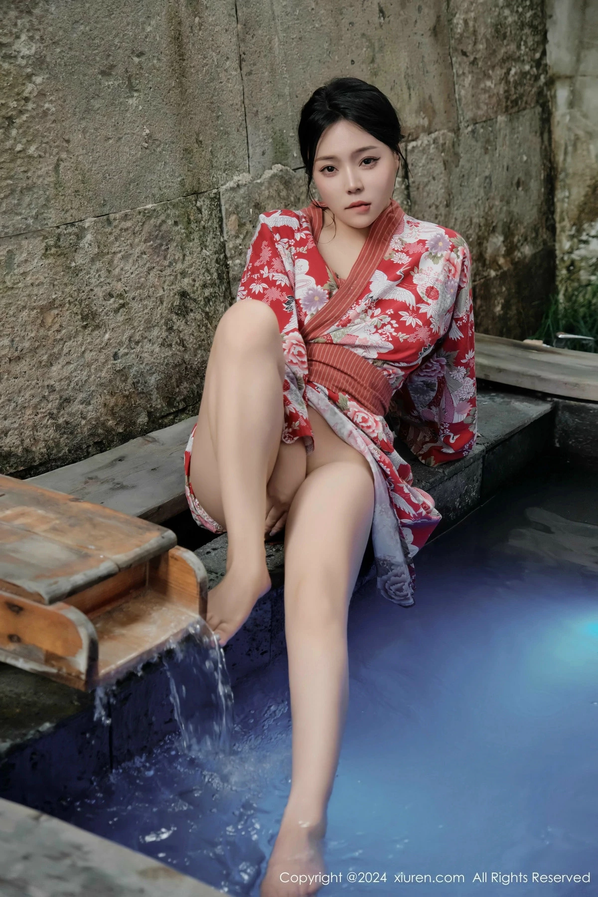 秀人集.com_[XiuRen秀人网]No.9687_模特麦田温泉场景性感花色连衣裙半脱秀曼妙身姿惹火诱惑写真77P