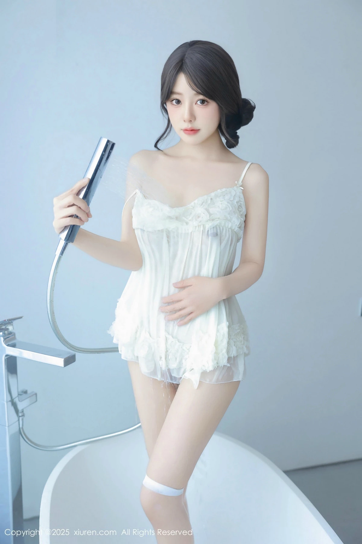 秀人集.com_[XiuRen秀人网]No.9851_模特桃妖夭浴室性感浅色连衣短裙配白丝袜湿身秀惹火身材诱惑写真113P