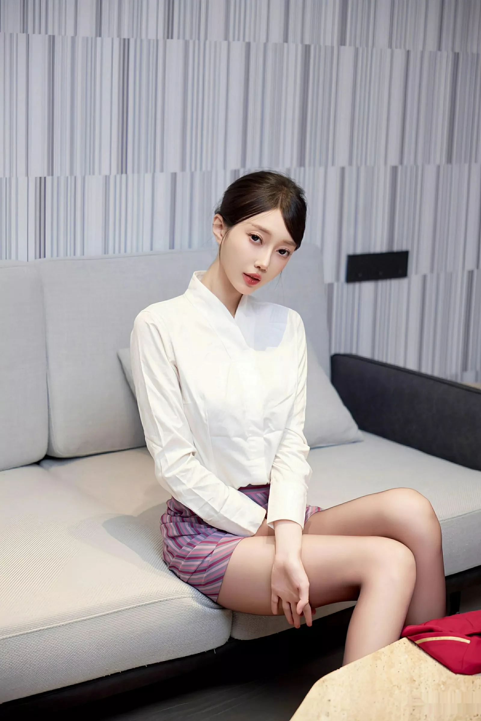 秀人集.com_[XiuRen秀人网]No.10620_模特玥儿玥er性感空姐制服配超薄黑丝秀曼妙身姿迷人诱惑写真70P