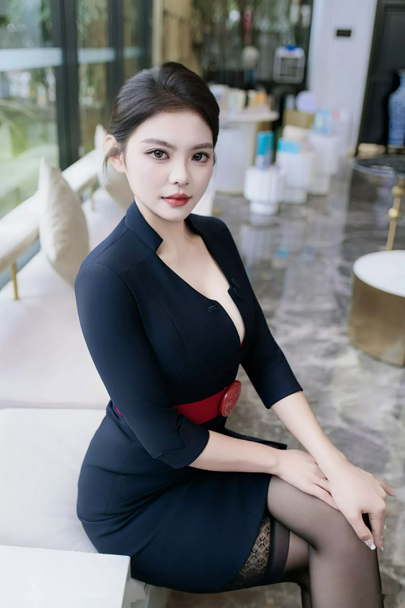 秀人集.com_[XiuRen秀人网]No.10574_模特冬安性感OL服饰露红色蕾丝内衣配黑丝袜秀丰满身材诱惑写真78P