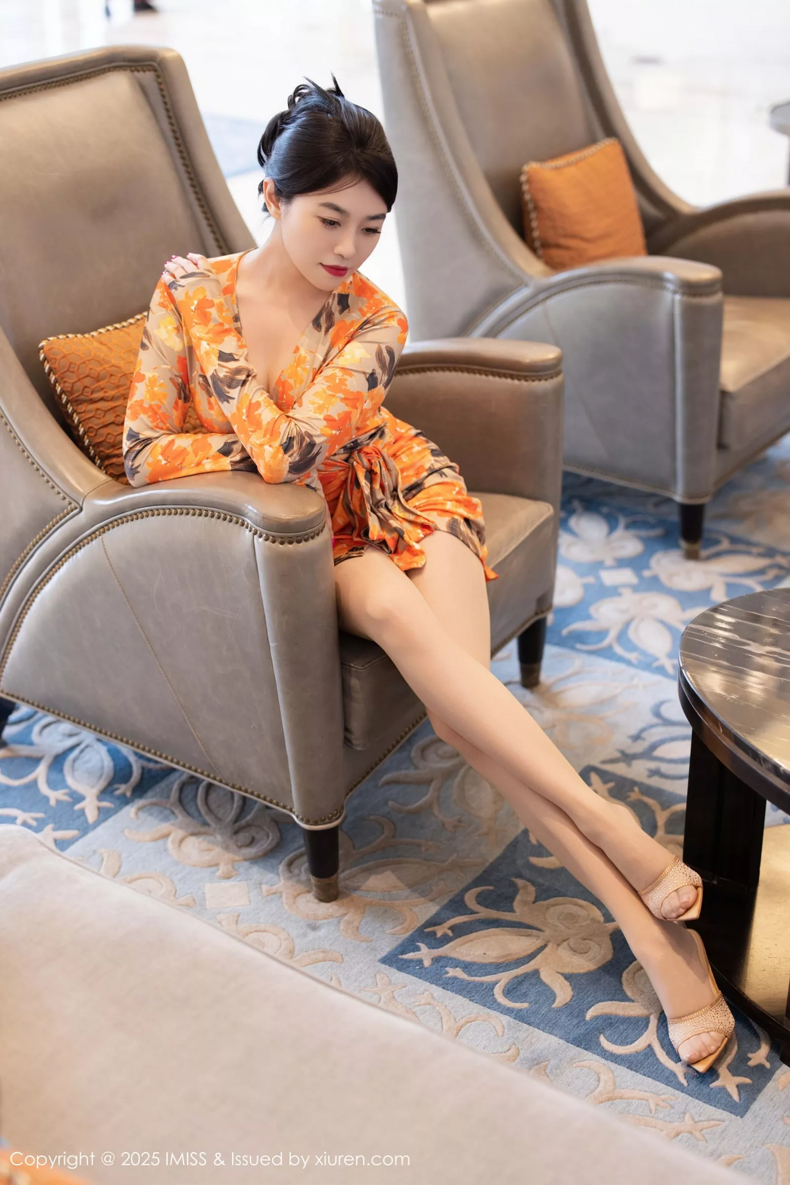 秀人集.com_[IMISS爱蜜社]Vol.796_女神许诺Sabrina连衣短裙露红色内衣配超薄肉丝秀美腿诱惑写真98P