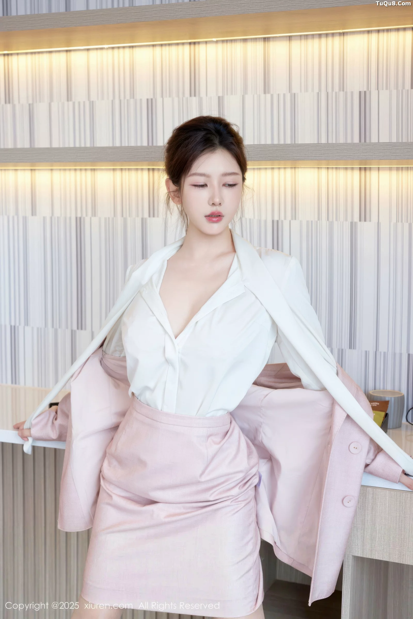 秀人集.com_[XiuRen秀人网]No.10728_模特尹甜甜粉色OL制服露红色内衣配肉丝袜秀完美身材诱惑写真69P