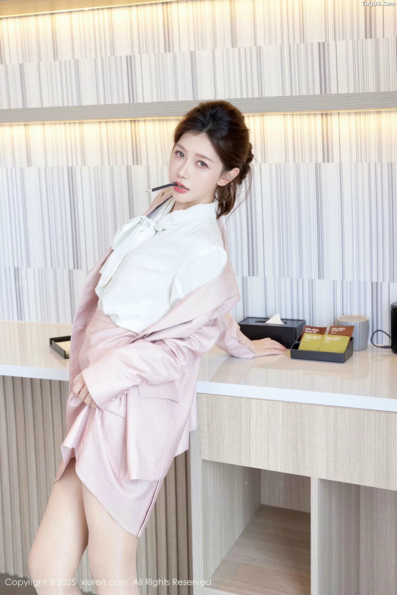 秀人集.com_[XiuRen秀人网]No.10728_模特尹甜甜粉色OL制服露红色内衣配肉丝袜秀完美身材诱惑写真69P