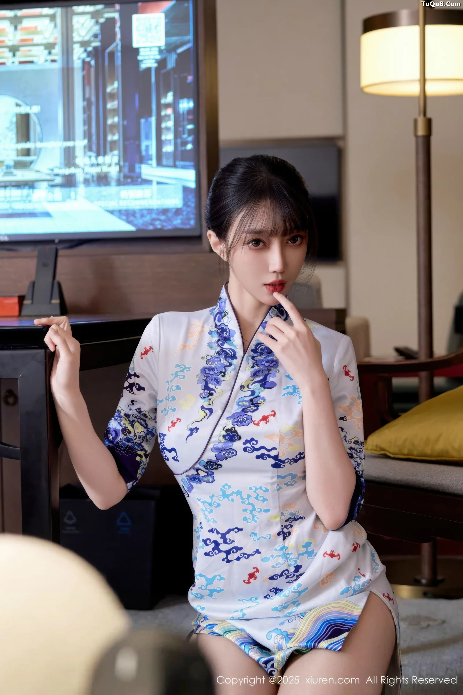 秀人集.com_[XiuRen秀人网]No.10741_模特玥儿玥er性感空姐制服旗袍配超薄肉色秀完美身材诱惑写真75P