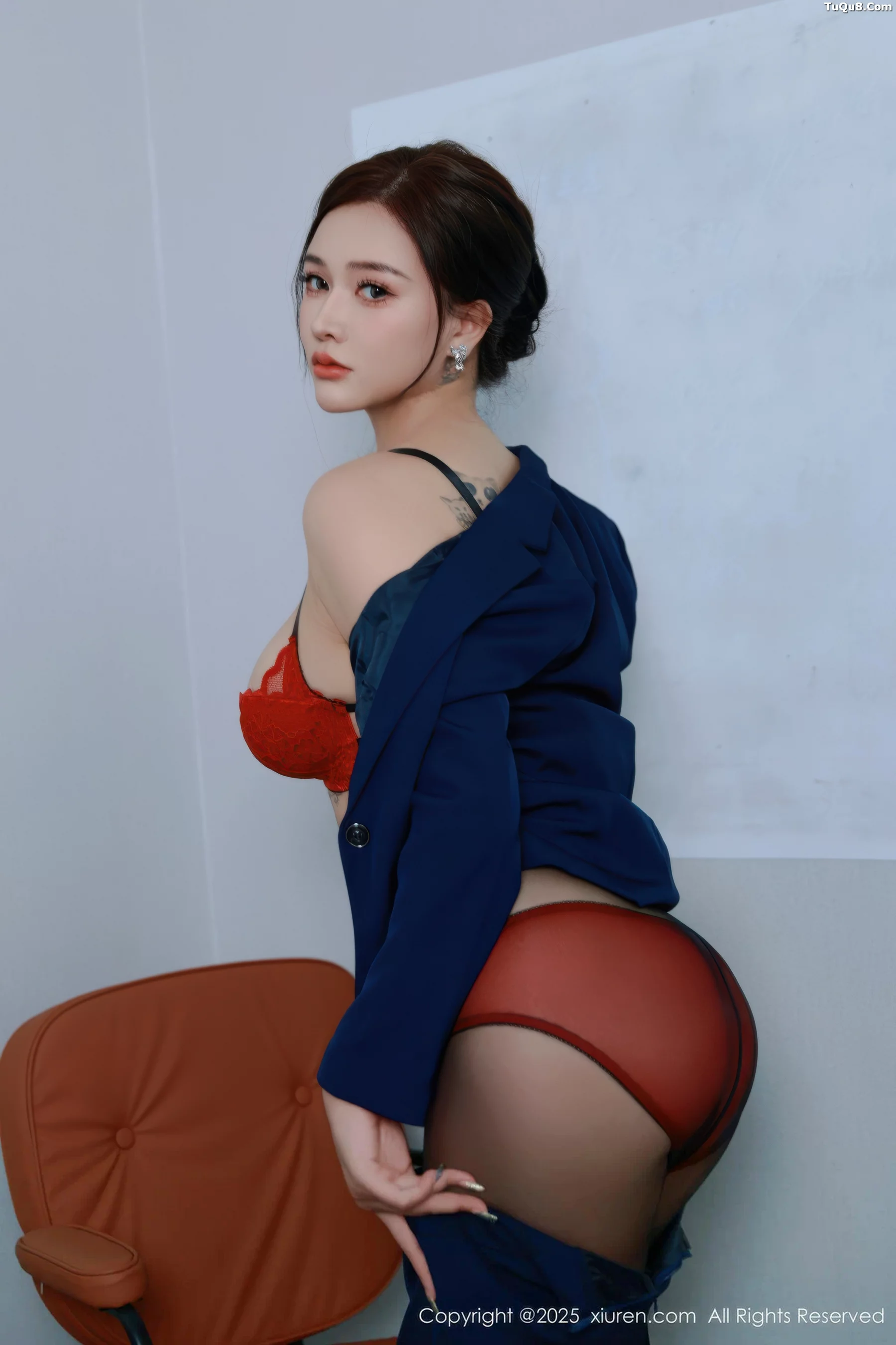 秀人集.com_[XiuRen秀人网]No.10751_模特娜比深色OL服饰露红色内衣配超薄黑丝秀凹凸身材诱惑写真75P