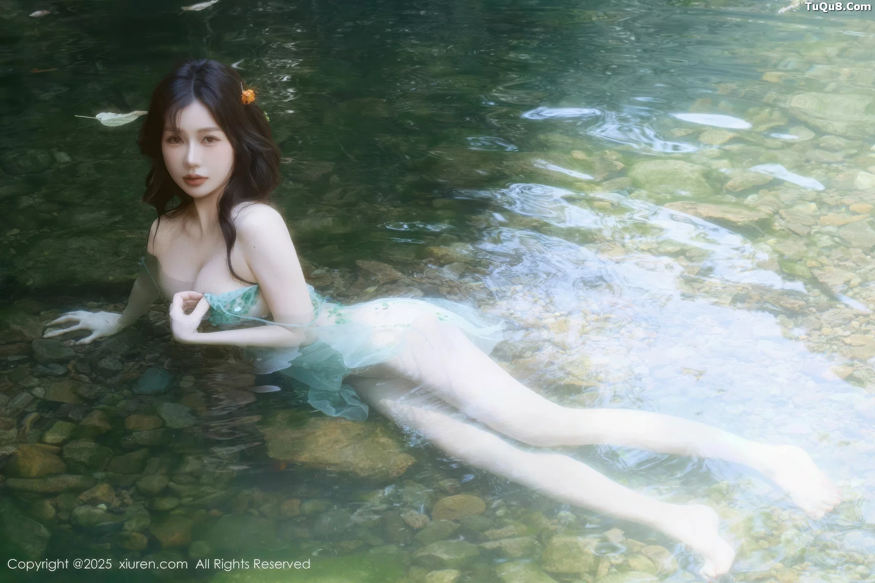 秀人集.com_[XiuRen秀人网]No.10756_模特尹甜甜户外小溪性感薄纱亮片裙湿身秀丰腴身材惹火诱惑写真60P