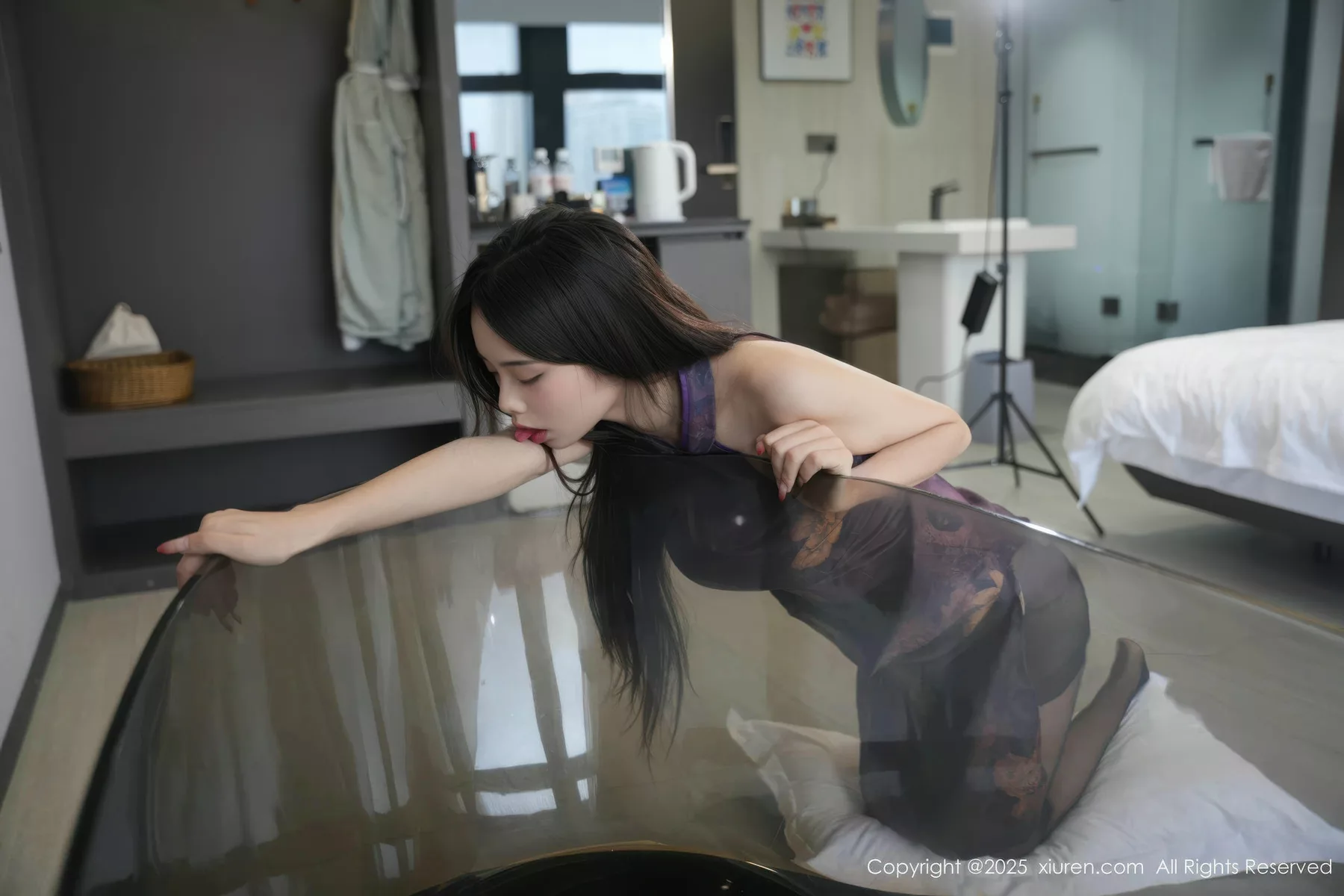 秀人集.com_[XiuRen秀人网]No.10771_新人模特小奶娇私房性感紫色旗袍配超薄黑丝秀完美身材诱惑写真73P