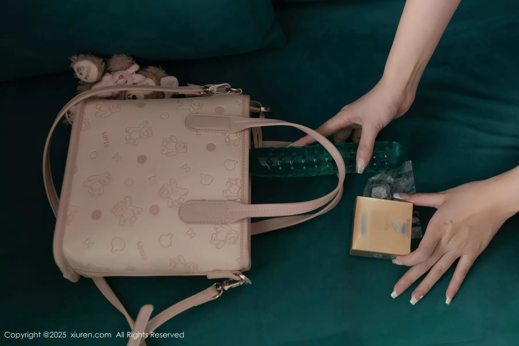 秀人集.com_[XiuRen秀人网]No.10778_模特杏子Yada性感蓝色三点式内衣配白丝网袜秀曼妙身姿诱惑写真72P