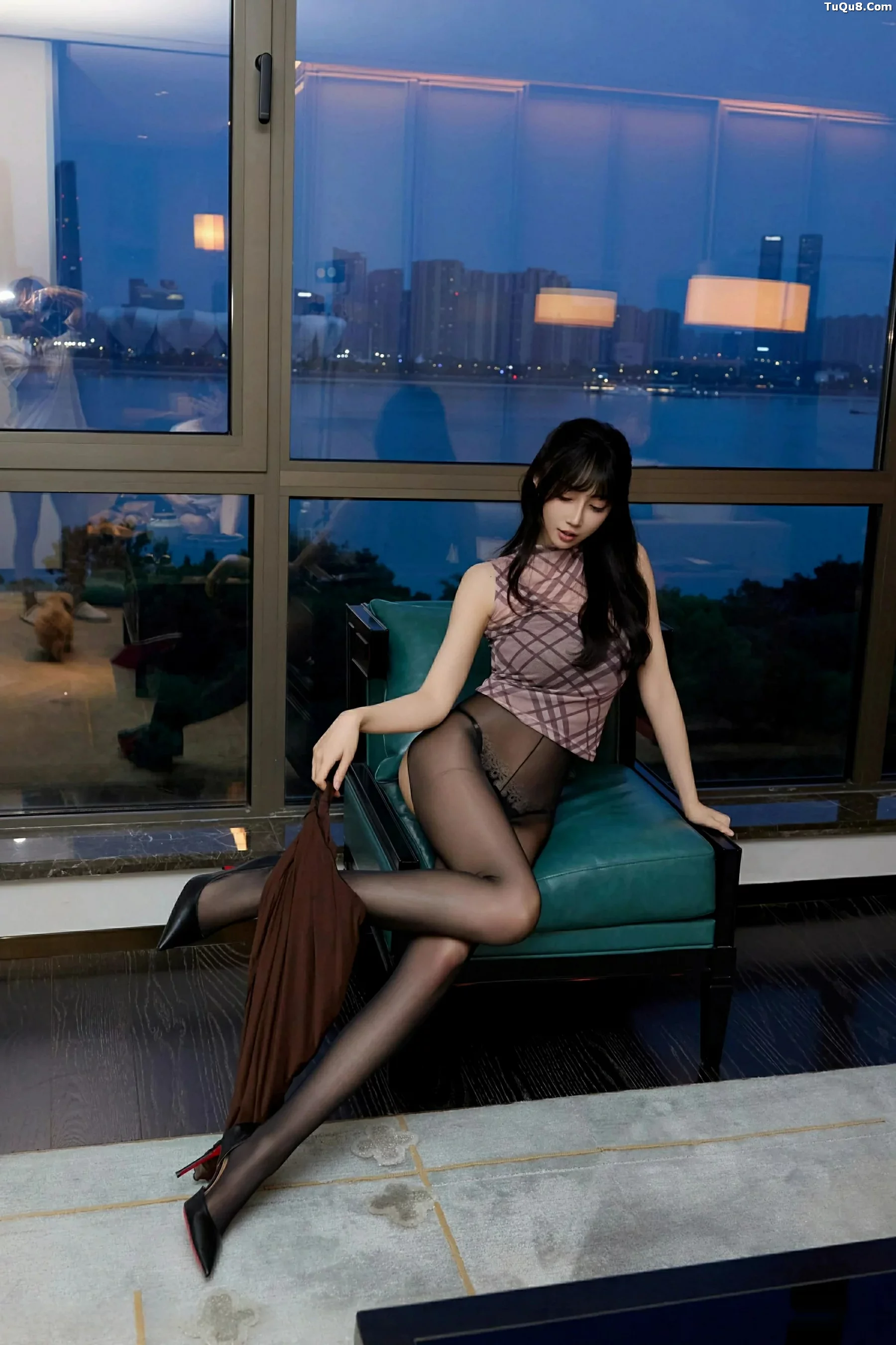 秀人集.com_[XiuRen秀人网]No.10793_模特玥儿玥er性感黑色情趣内衣配开档黑丝秀曼妙身材诱惑写真70P