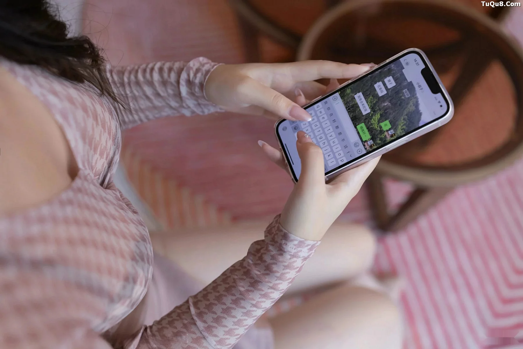 秀人集.com_[XiuRen秀人网]No.10795_模特唐安琪性感紫色短裙露黑色内衣配超薄肉丝秀曼妙身姿诱惑写真72P