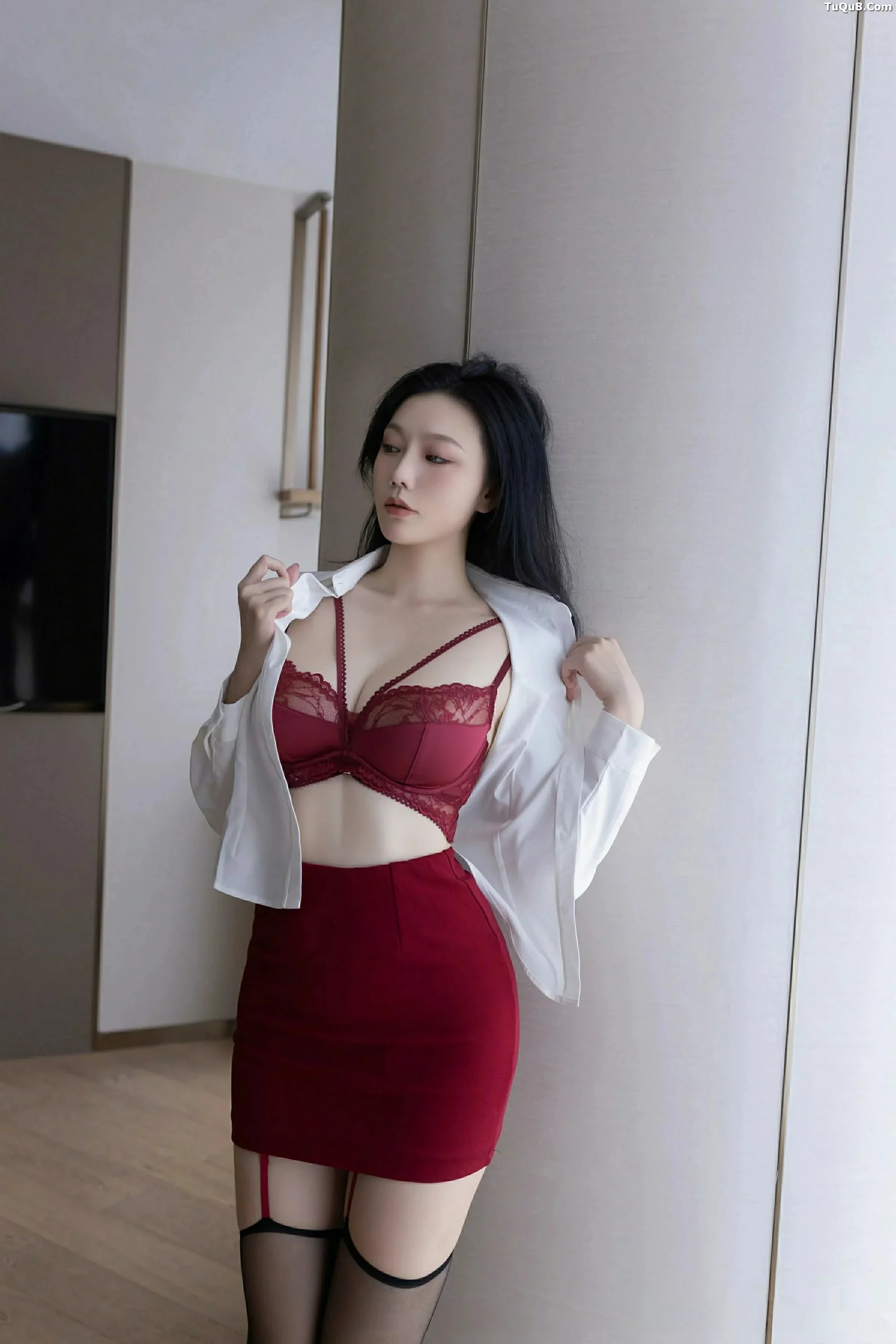 秀人集.com_[XiuRen秀人网]No.10797_模特安然anran性感白衬衫配红短裙露黑丝吊袜秀曼妙身姿诱惑写真77P