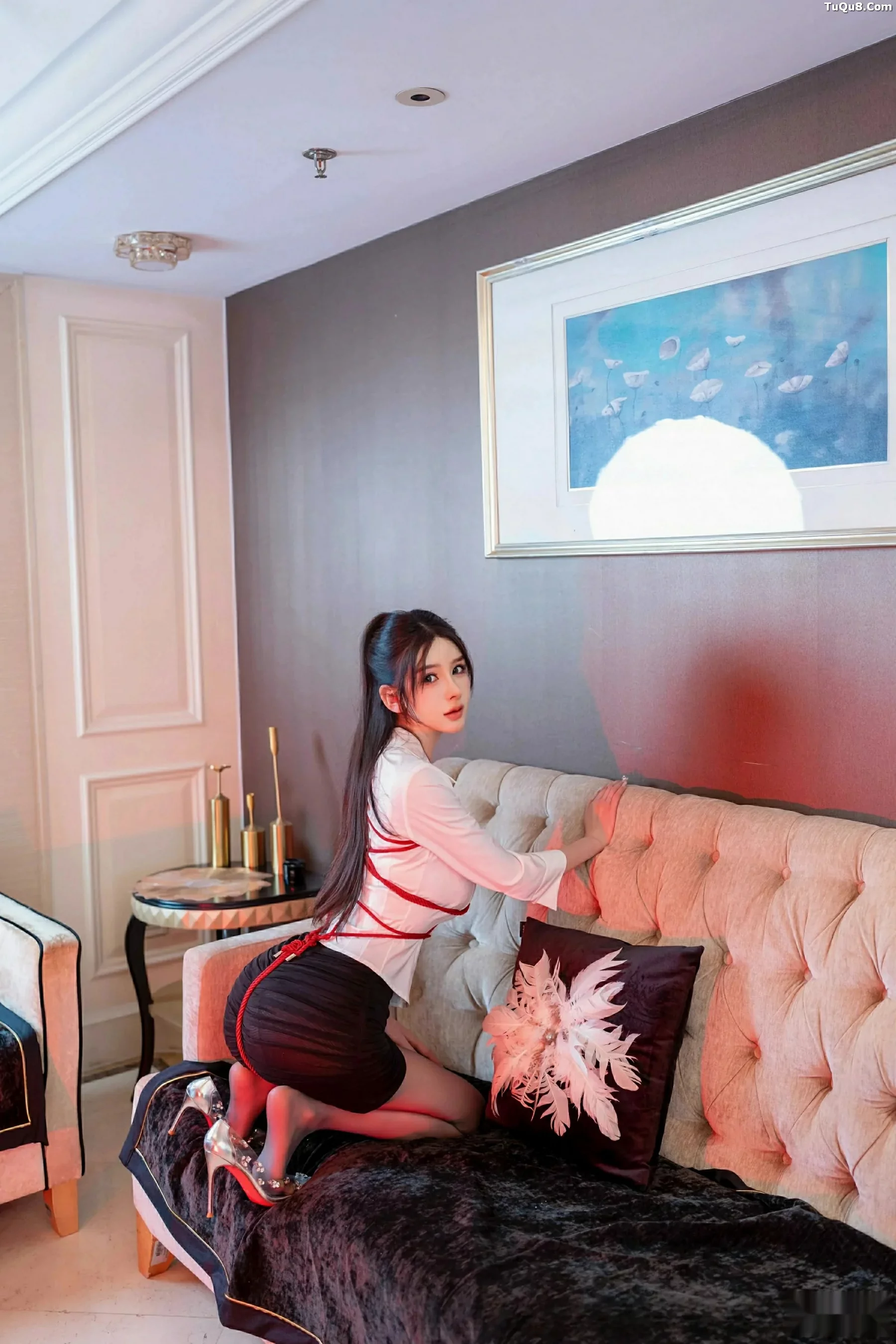 秀人集.com_[XINGYAN星颜社]VOL.406_模特李丽莎性感衬衫露白色内衣配开档黑丝秀曼妙身材诱惑写真66P