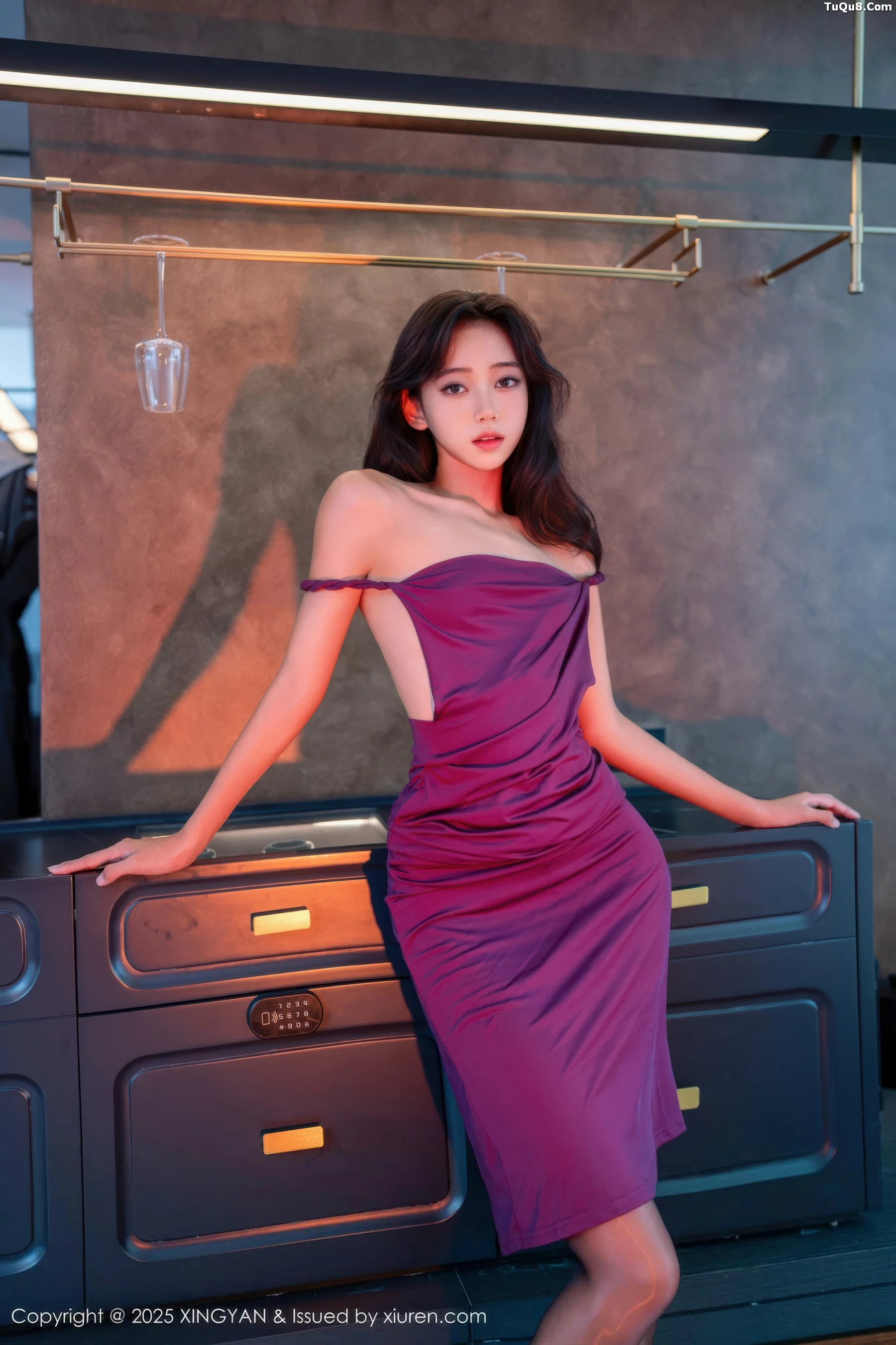 秀人集.com_[XINGYAN星颜社]VOL.407_模特时安安性感紫色连衣长裙配超薄黑丝秀柔美身段诱惑写真76P