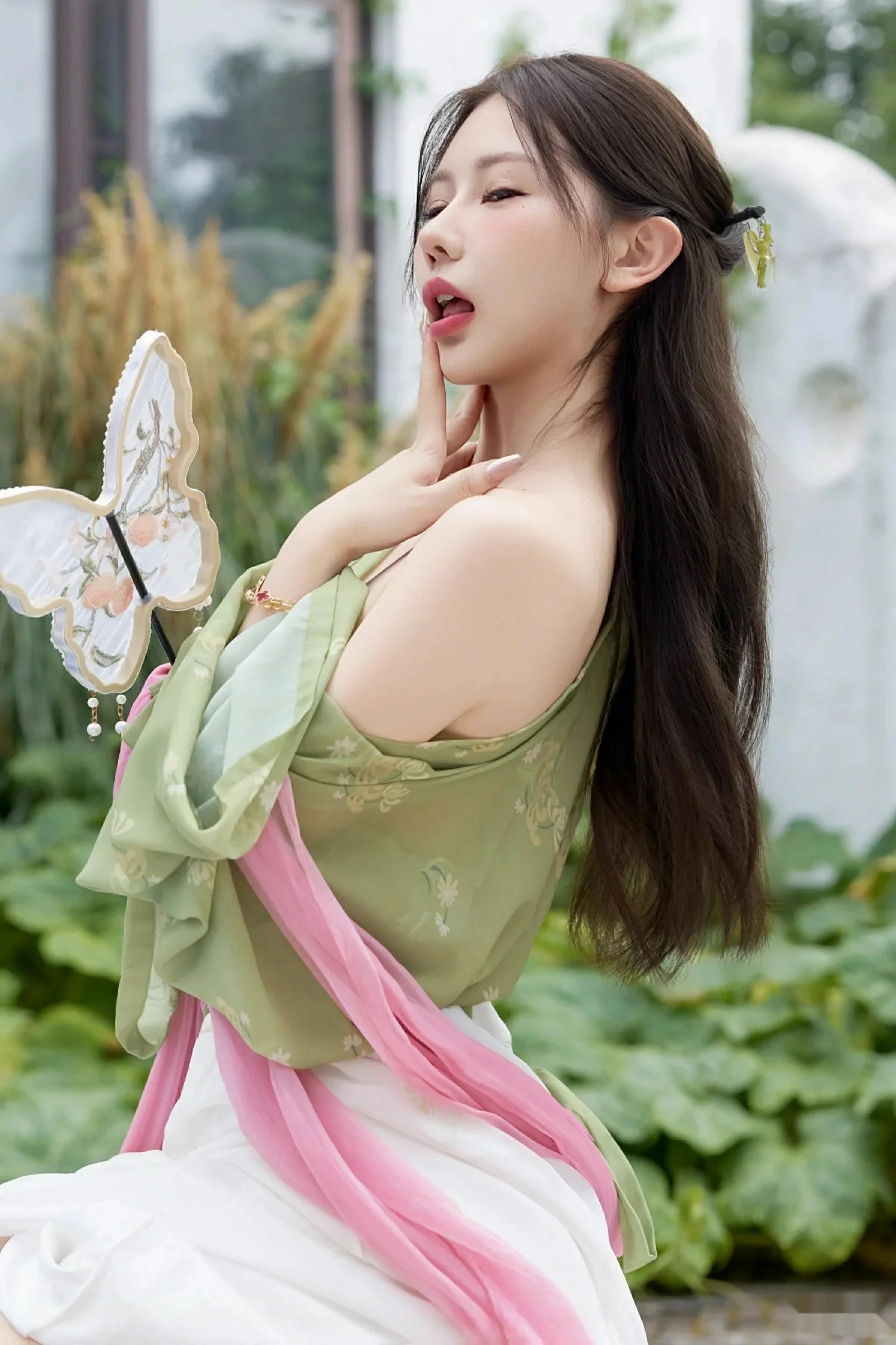 秀人集.com_[XiuRen秀人网]No.10834_模特尹甜甜sunny性感薄纱汉服装扮配超薄肉丝秀完美身材诱惑写真83P