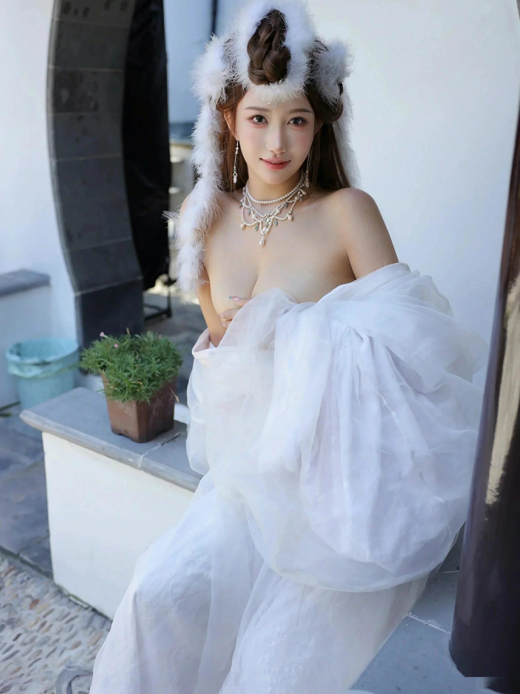 秀人集.com_[XiuRen秀人网]No.10843_模特金允希Yuki性感白色锦毛鼠装扮低胸秀丰腴身材完美诱惑写真78P