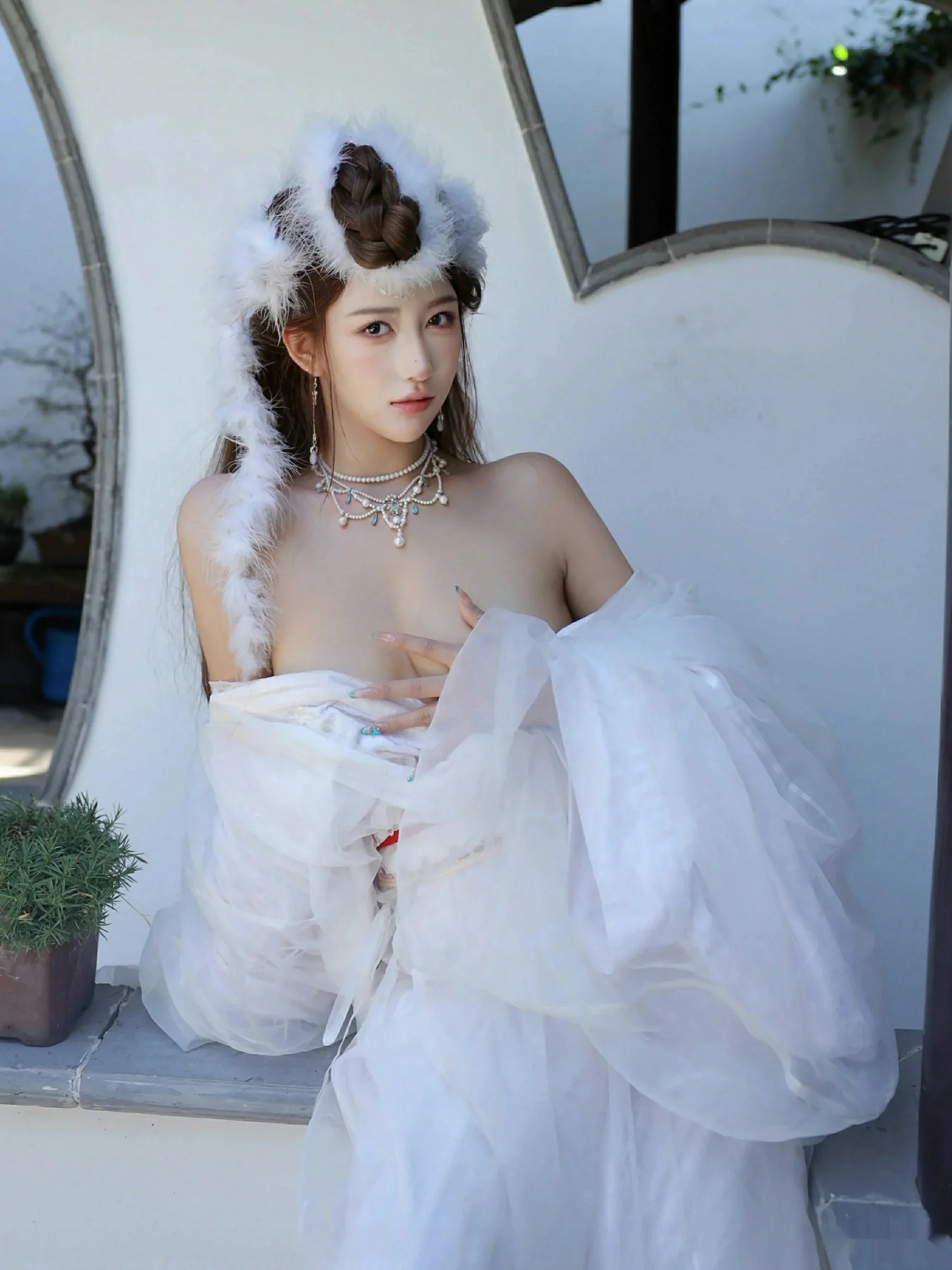 秀人集.com_[XiuRen秀人网]No.10843_模特金允希Yuki性感白色锦毛鼠装扮低胸秀丰腴身材完美诱惑写真78P