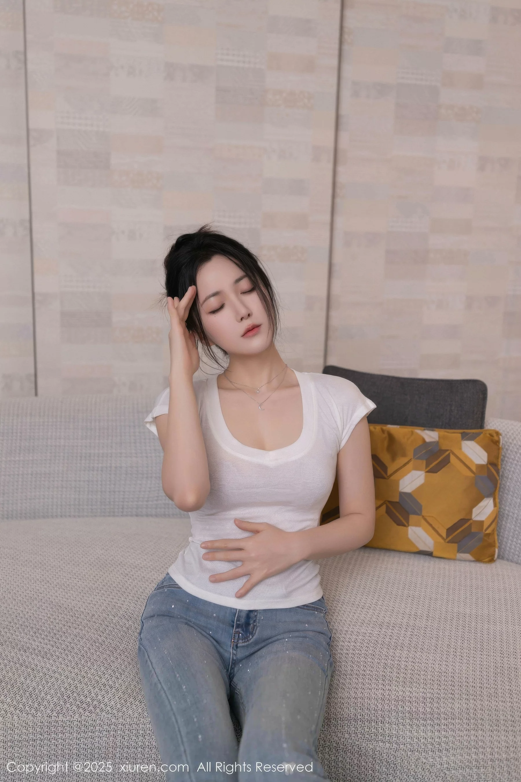 秀人集.com_[XiuRen秀人网]No.10858_模特鱼子酱Fish性感暖灰蕾丝内衣配超薄肉丝秀曼妙身材诱惑写真76P