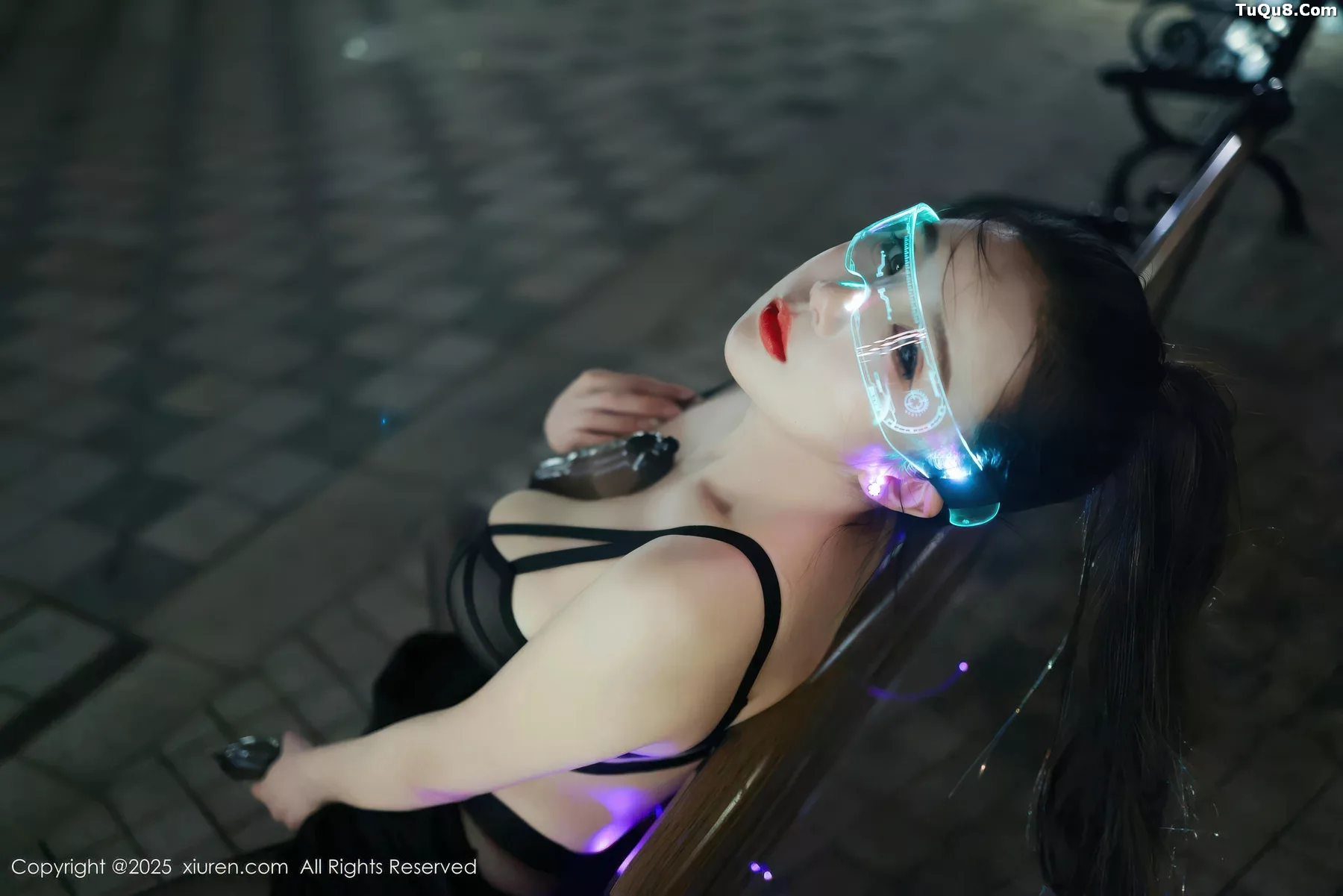 秀人集.com_[XiuRen秀人网]No.10936_模特小肉肉咪性感黑色连衣短裙配超薄黑丝秀凹凸身材诱惑写真77P