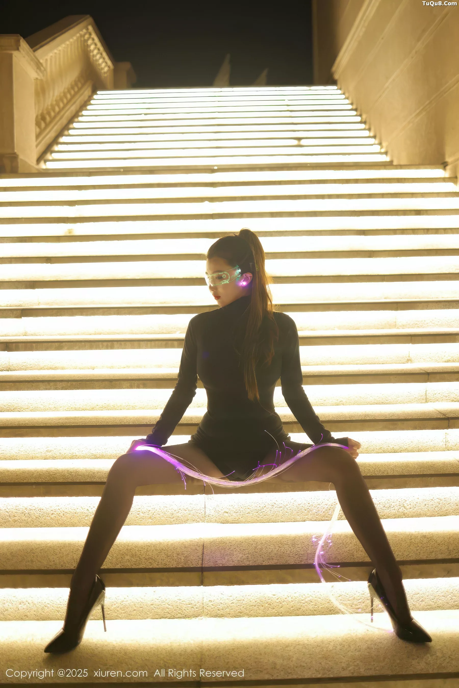 秀人集.com_[XiuRen秀人网]No.10936_模特小肉肉咪性感黑色连衣短裙配超薄黑丝秀凹凸身材诱惑写真77P