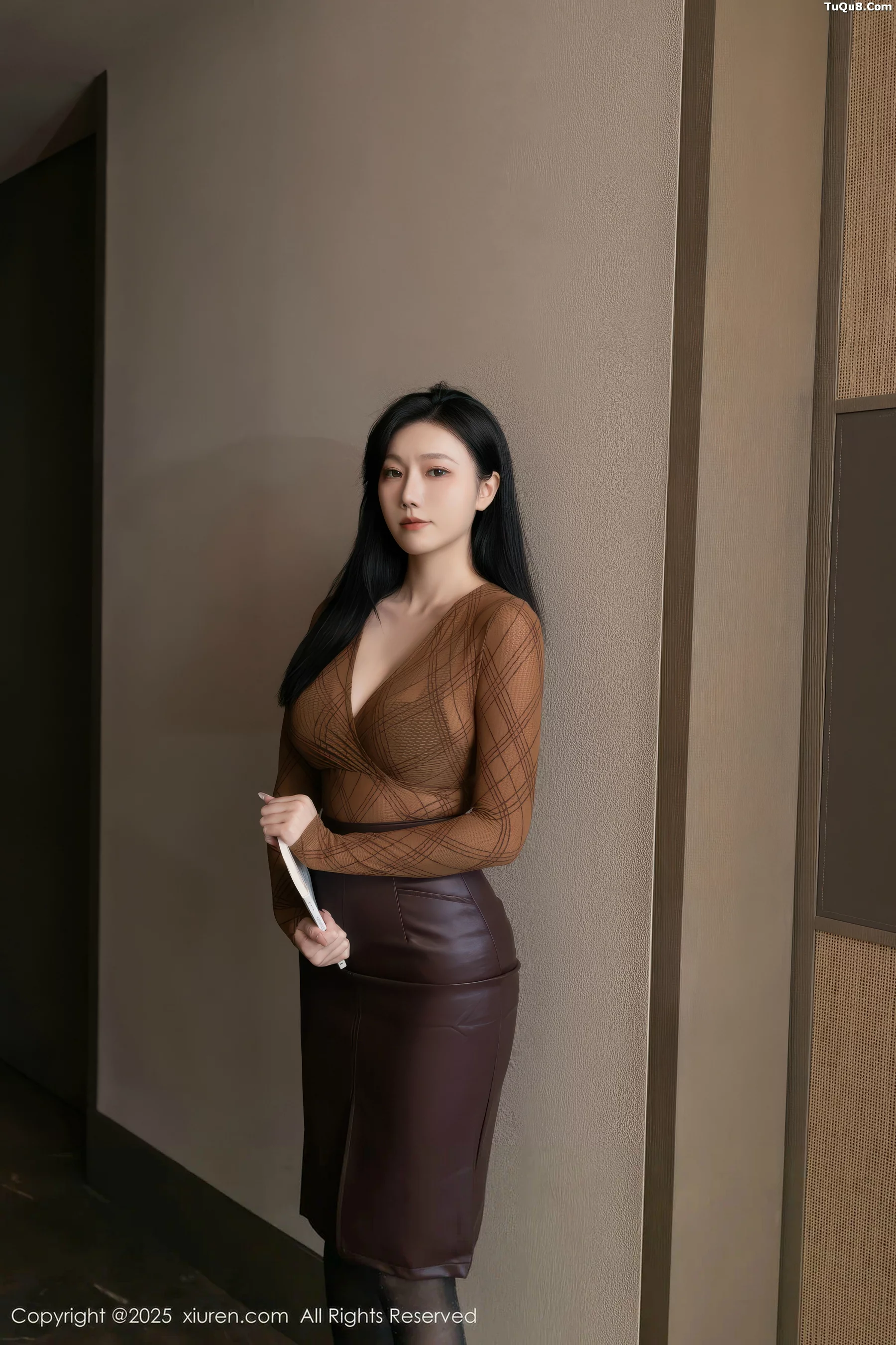 秀人集.com_[XiuRen秀人网]No.10947_模特安然anran性感棕色皮裙露黑色内衣配黑丝袜秀美腿诱惑写真78P