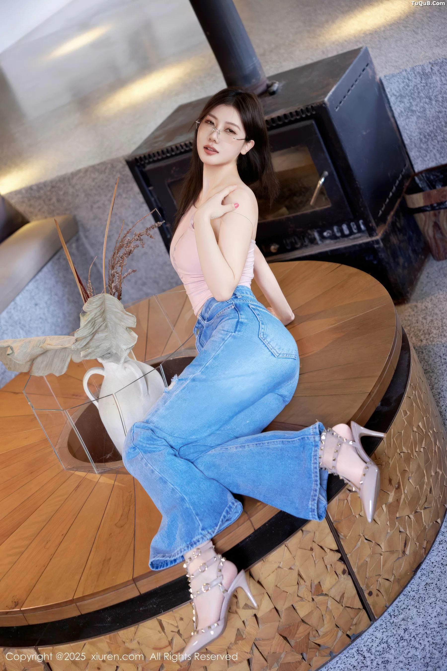 秀人集.com_[XiuRen秀人网]No.10983_模特尹甜甜sunny性感粉色上衣配蓝色牛仔裤秀完美身材诱惑写真83P